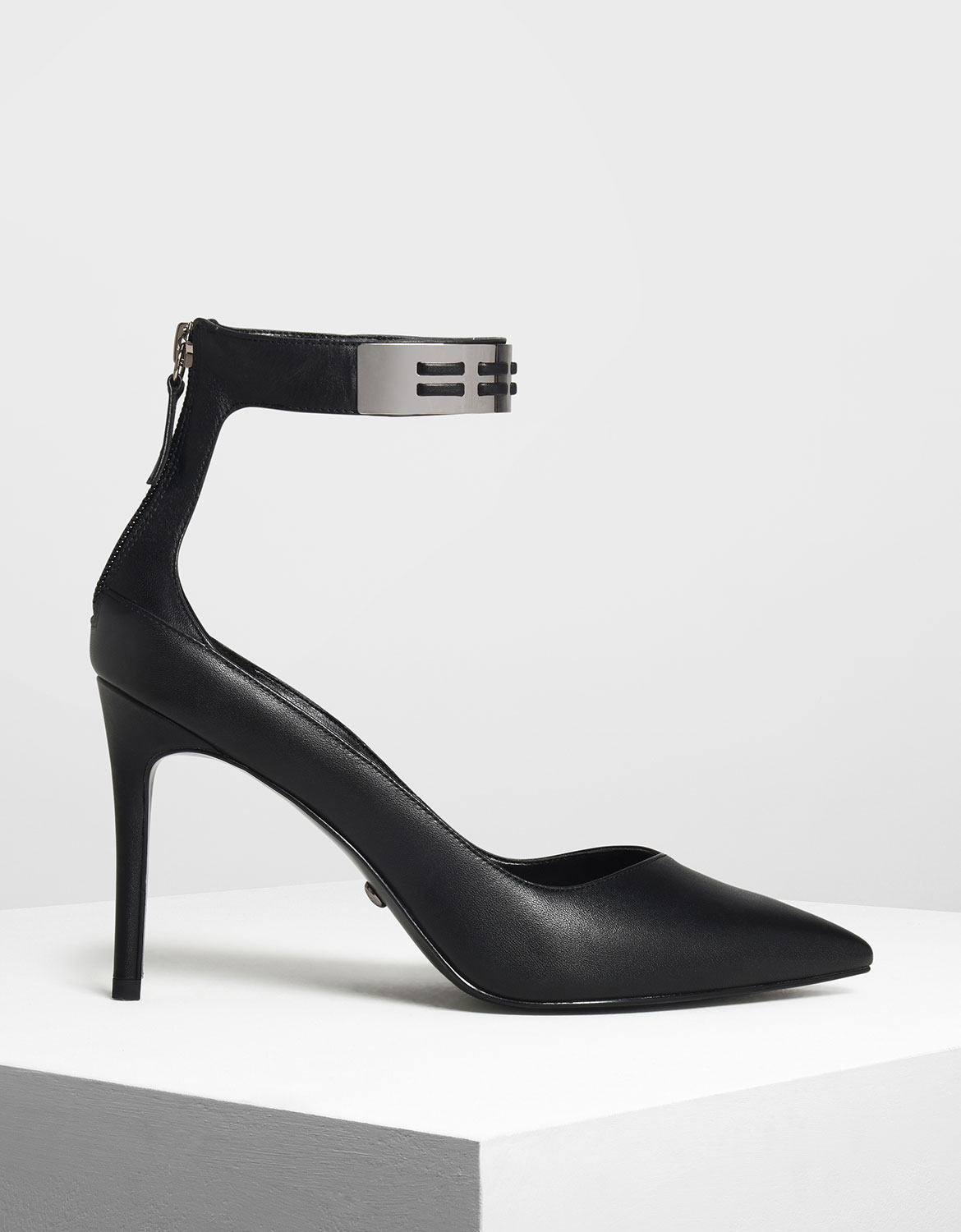 Metallic Cuff Leather Heels, Black