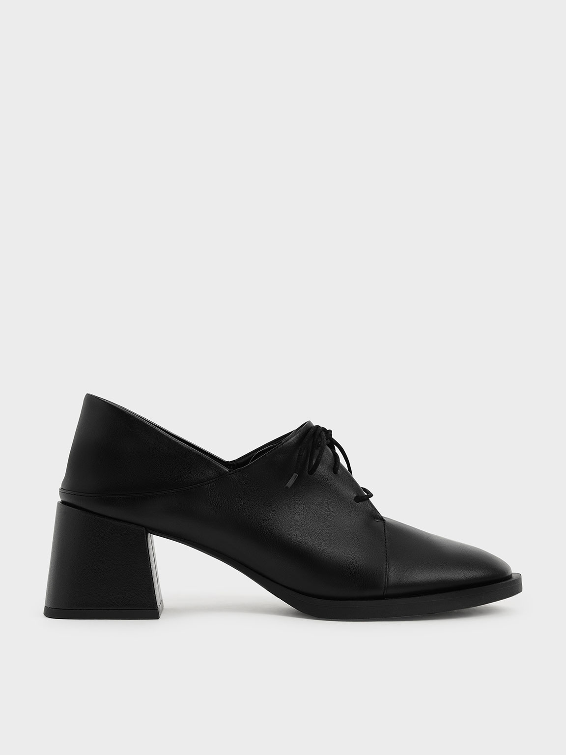Step-Back Oxford Pumps