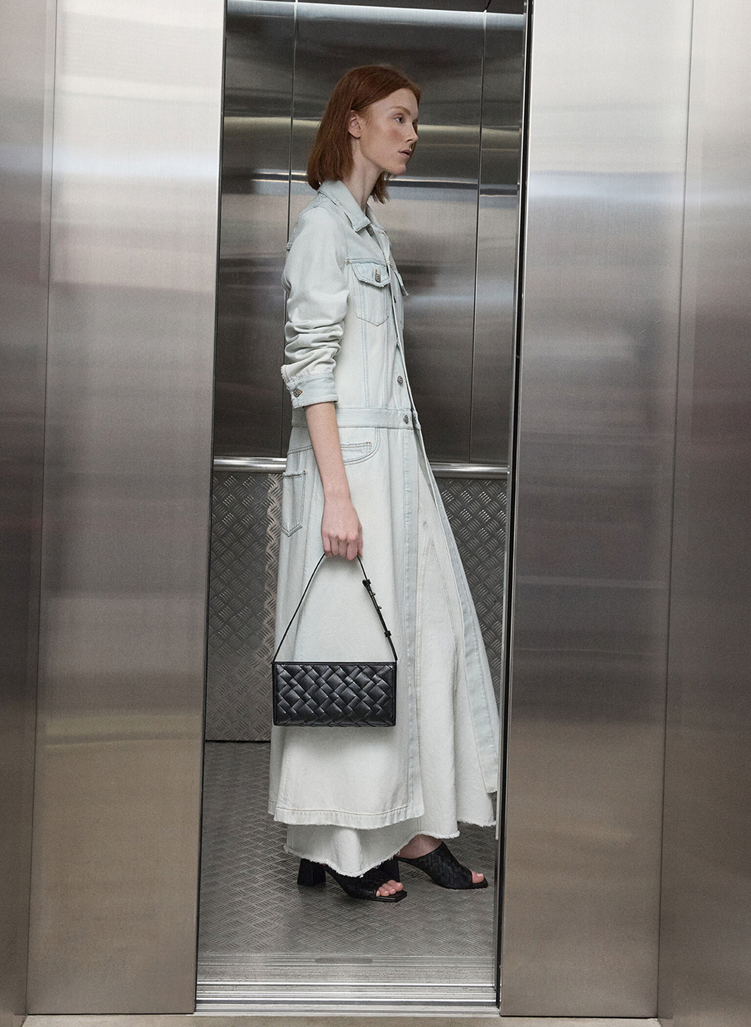 Ivette Woven Elongated Shoulder Bag, Noir, hi-res