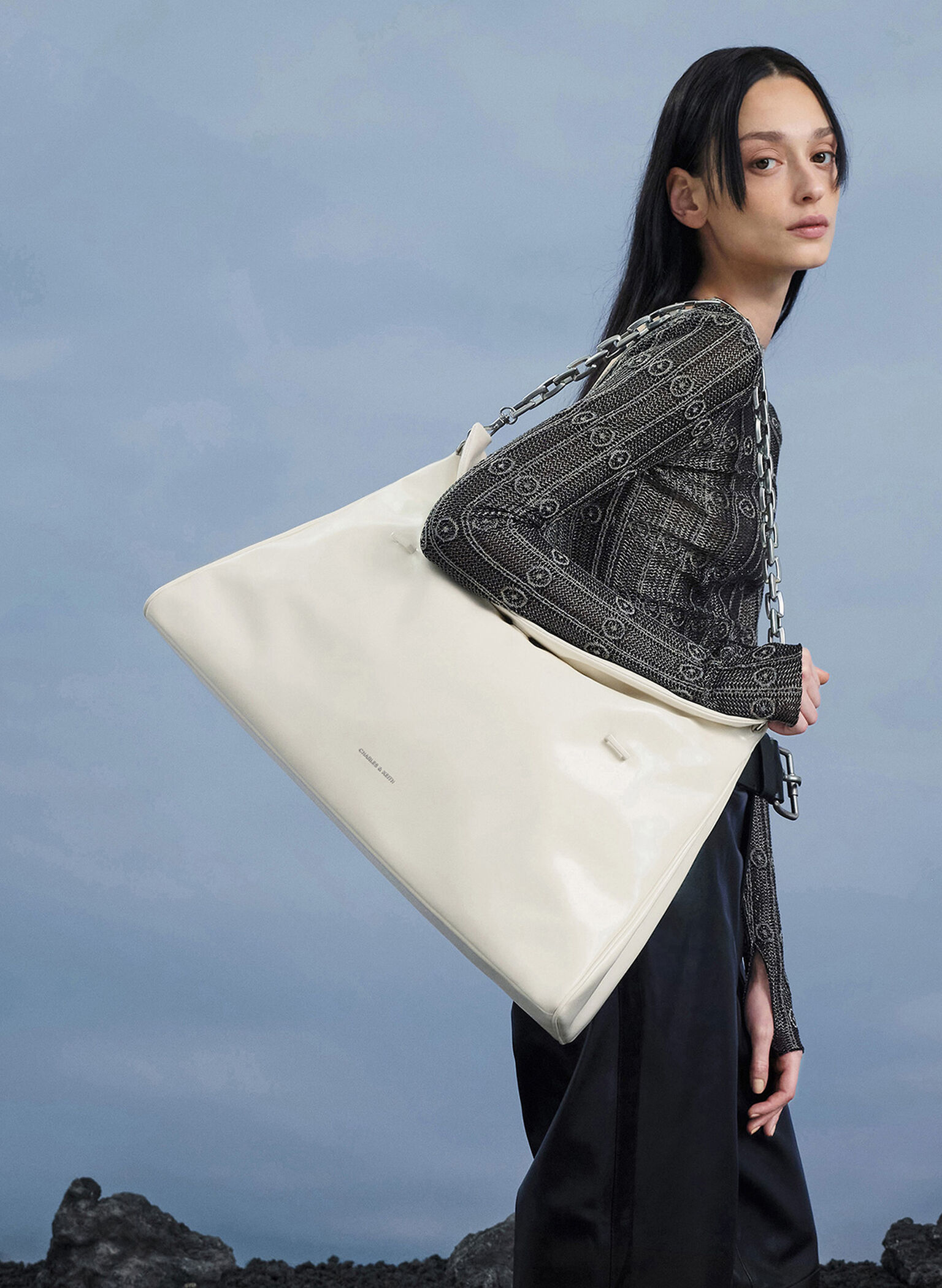 Andromeda Chunky-Chain Trapeze XL Tote Bag, Cream, hi-res