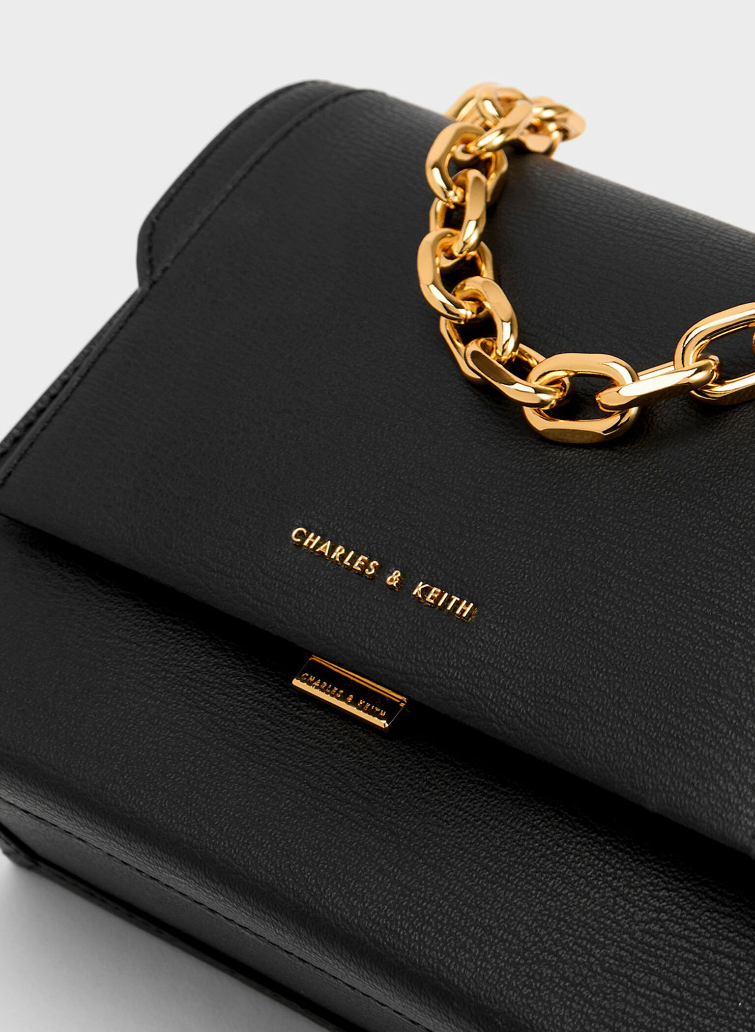 Front Flap Chain Handle Crossbody Bag, Black, hi-res