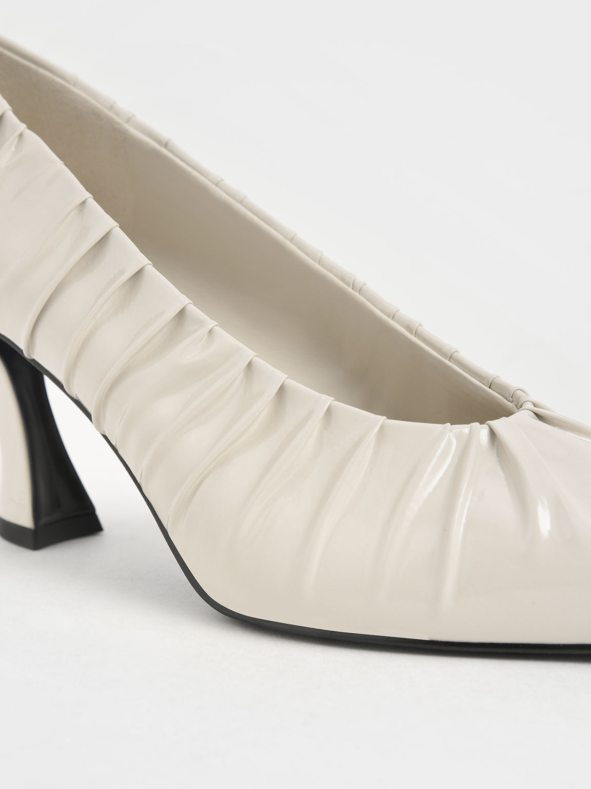 deep v cut pumps