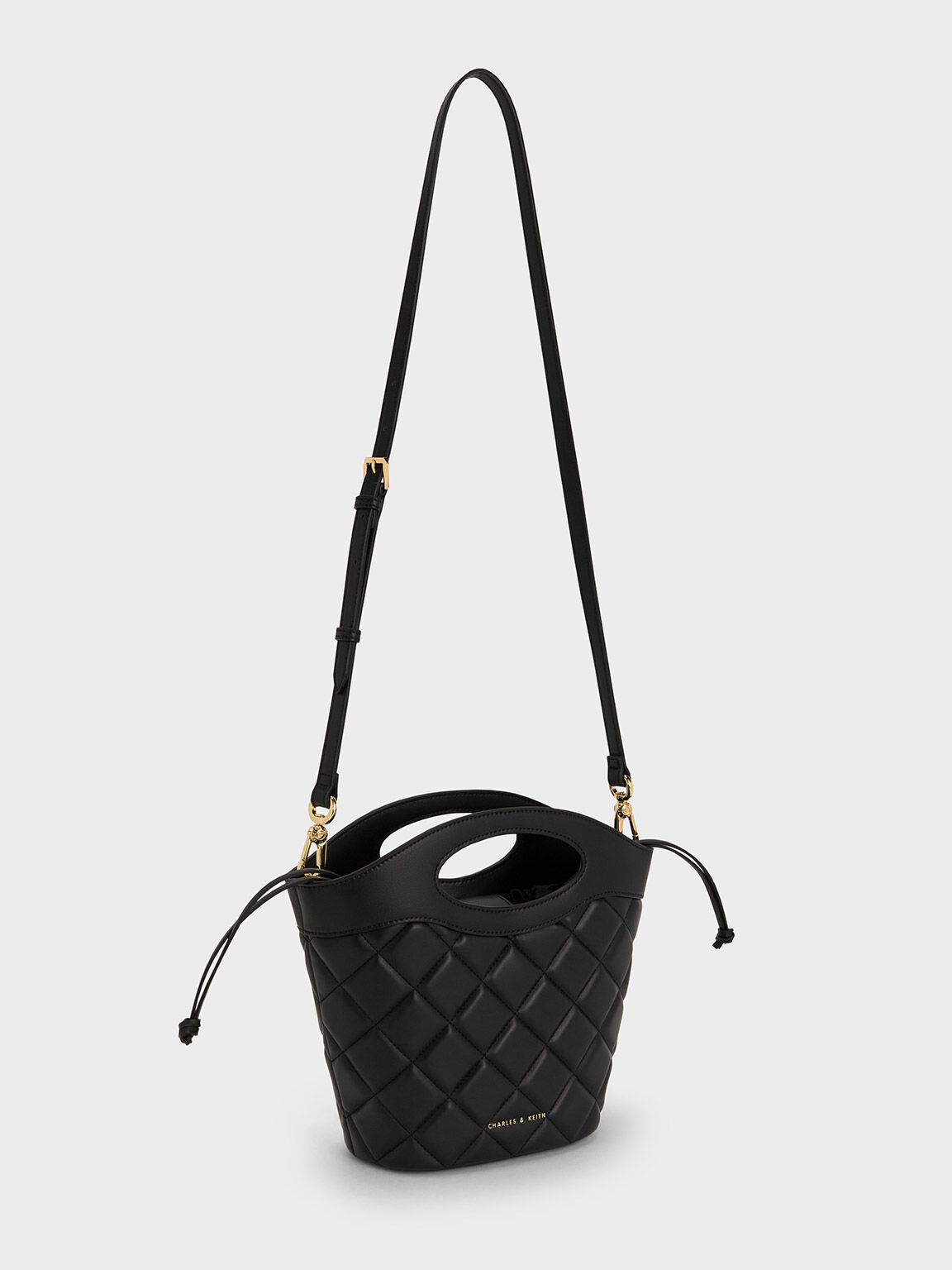 Quilted Chain Link Curved Handle Bucket Bag Black