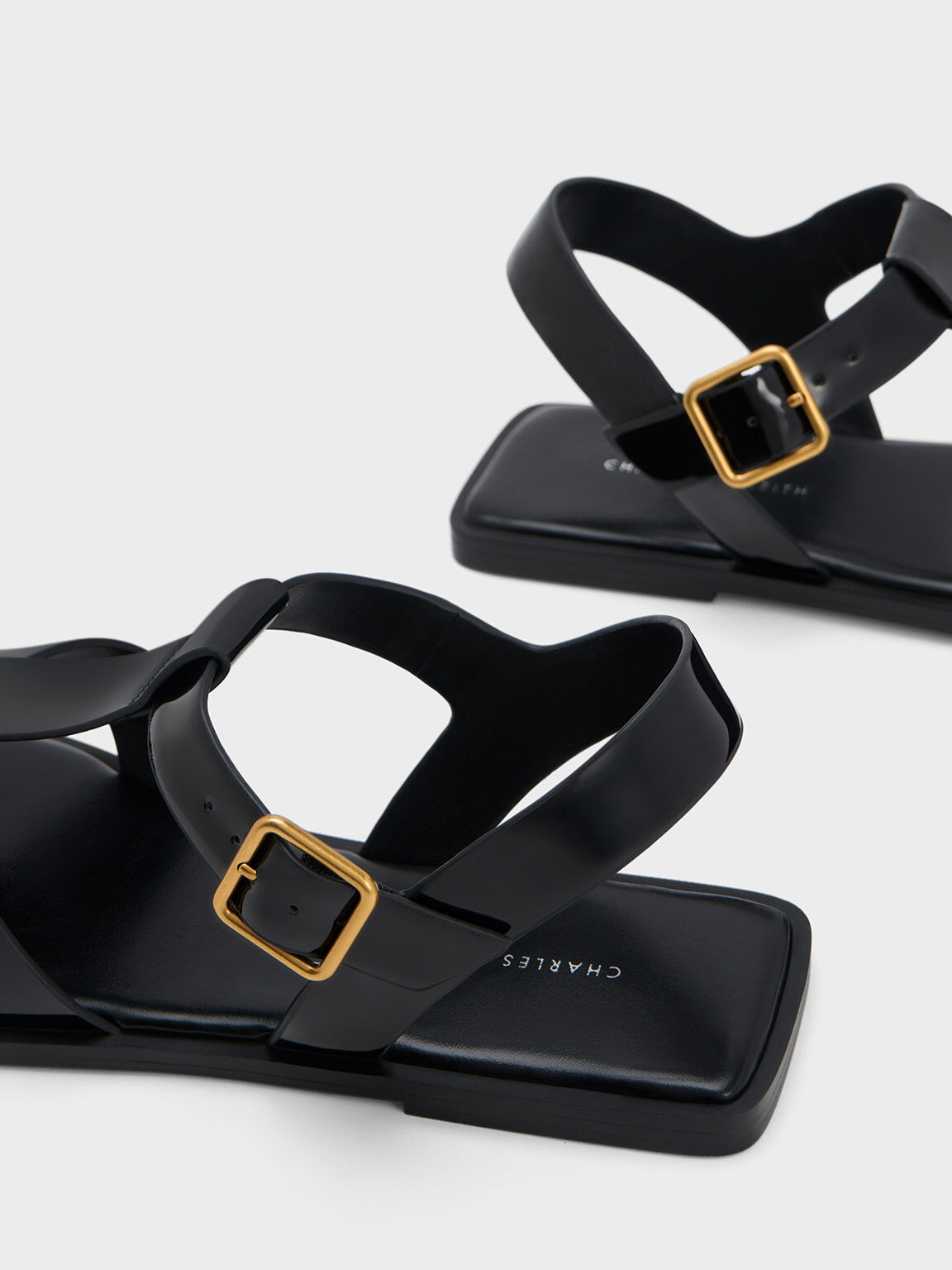 Cross over hot sale sandals uk