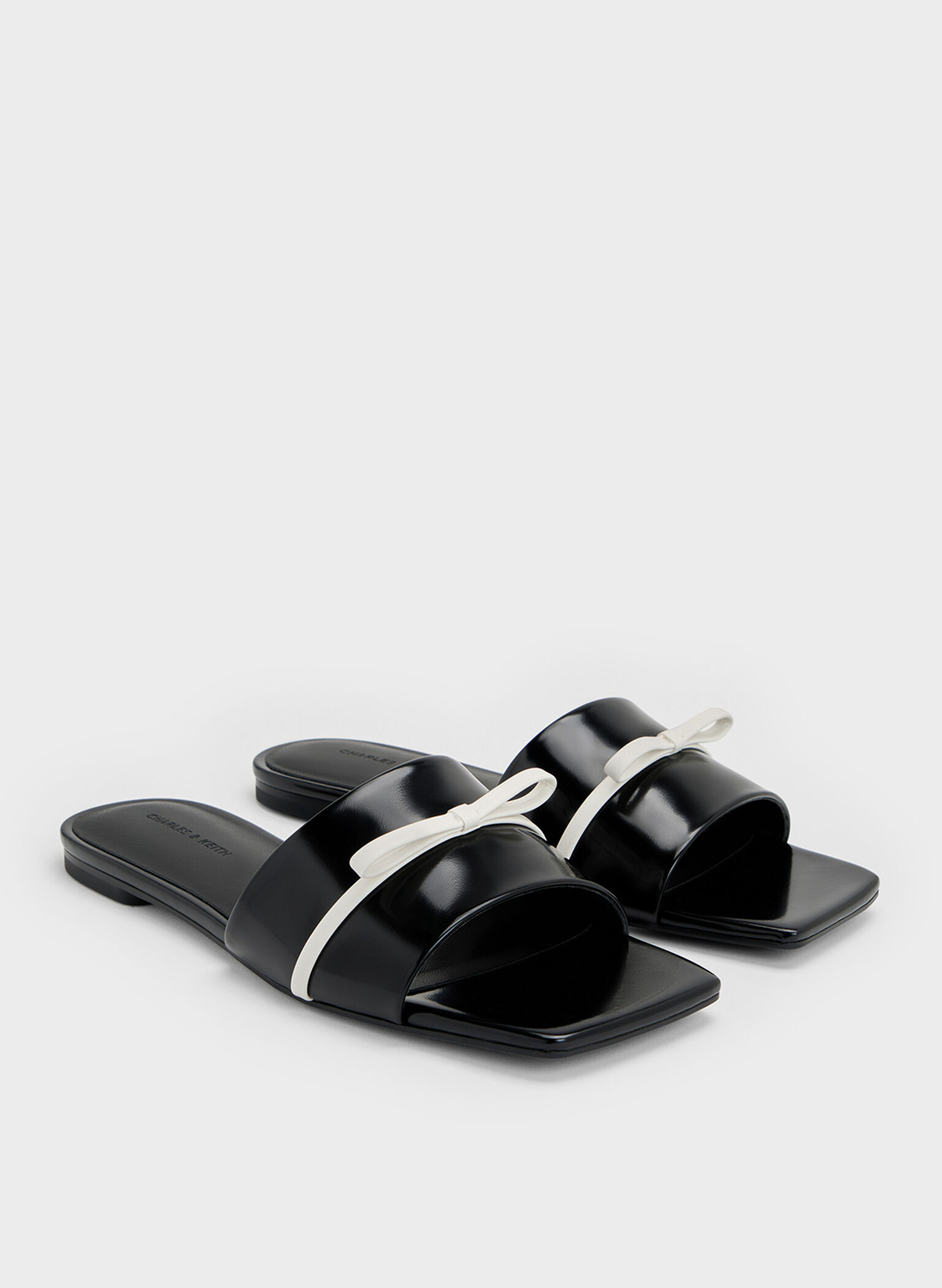 Two-Tone Bow Slide Sandals, Black Box, hi-res