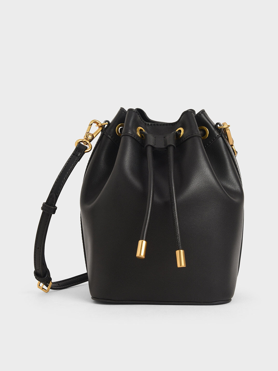 What is shop a bucket bag