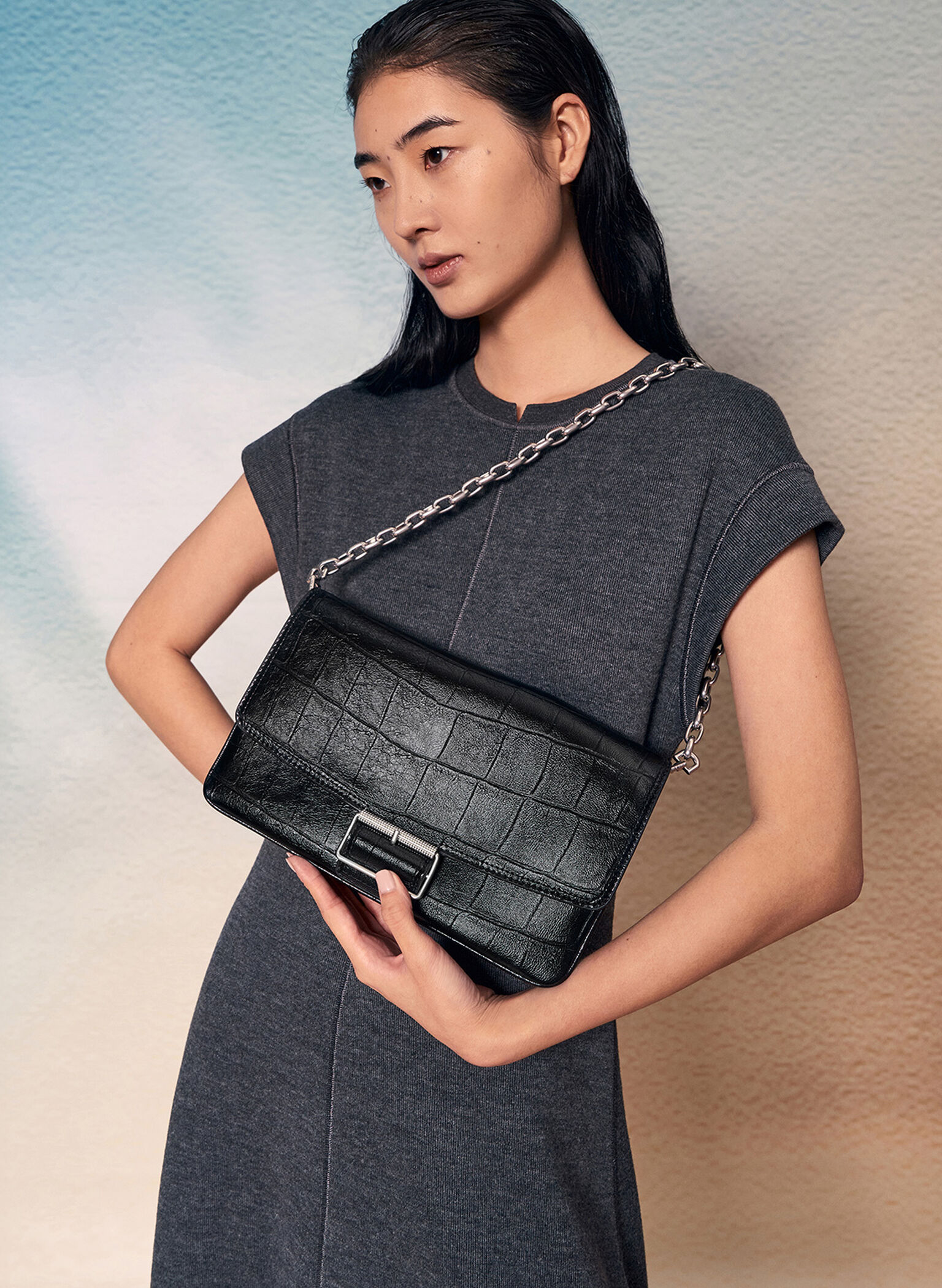 Liv Croc-Effect Grommet Chain-Handle Shoulder Bag, Noir, hi-res