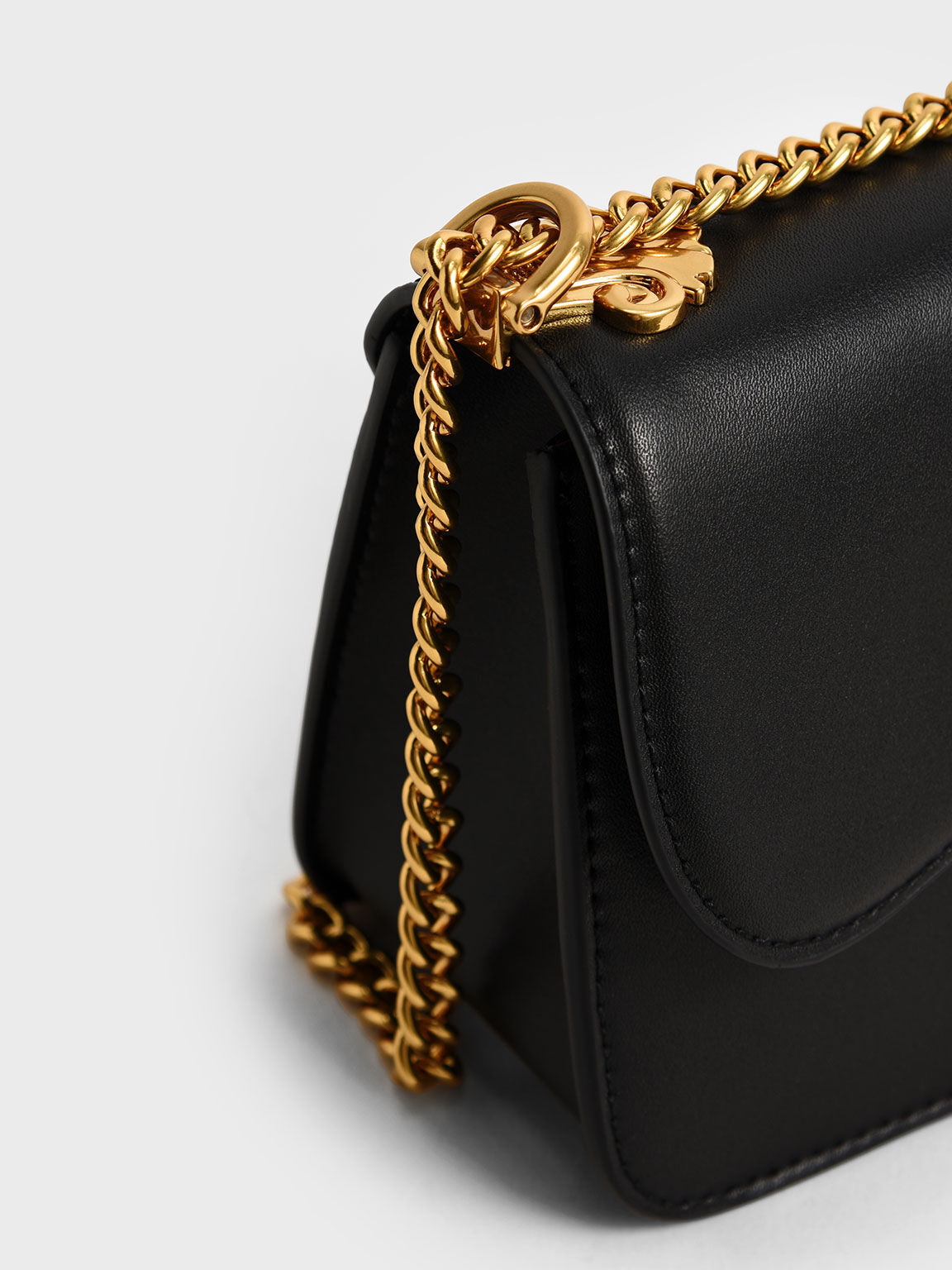 Small black bag with chain strap clearance