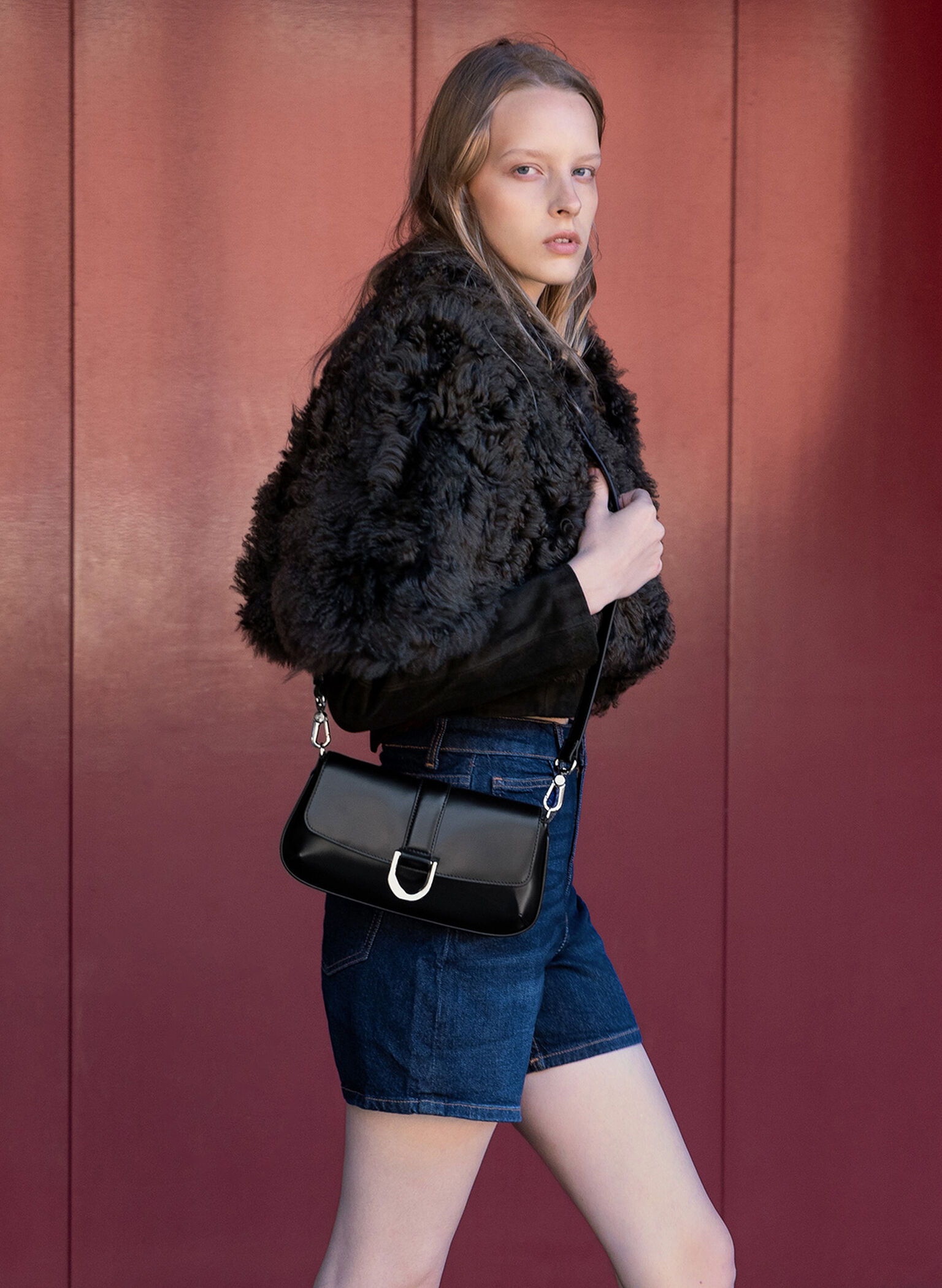 Gabine Leather Elongated Shoulder Bag, Noir, hi-res