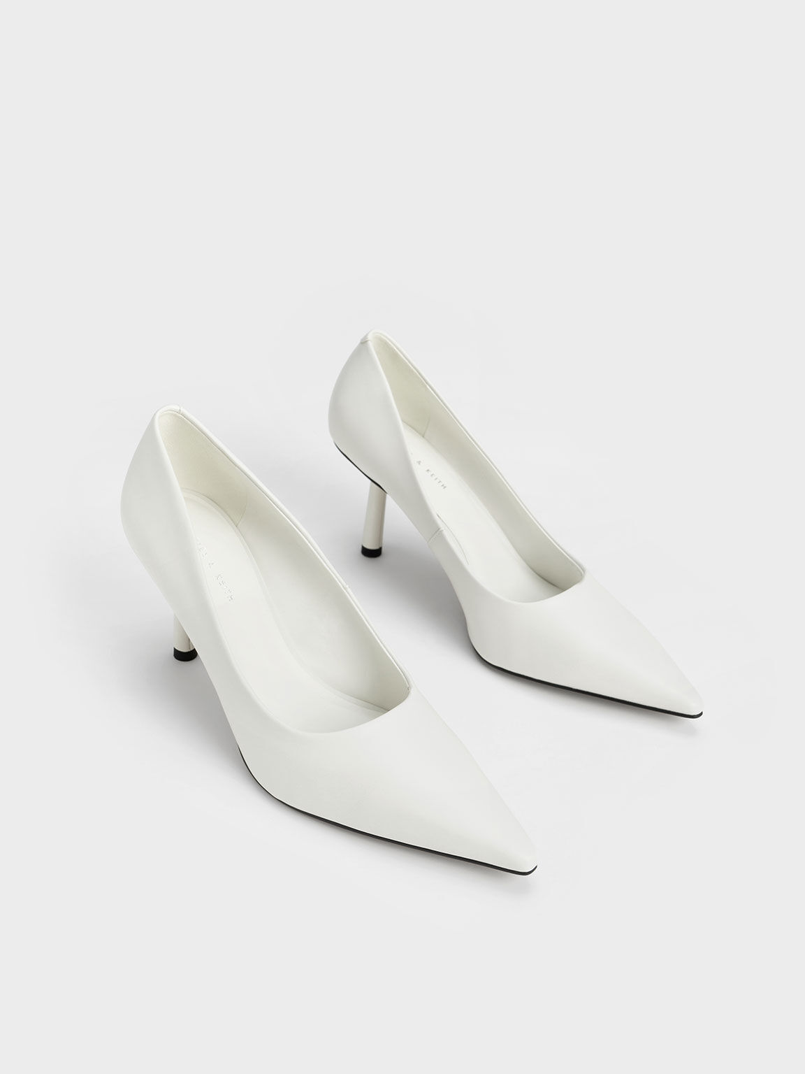 Pointed Toe Cylindrical Heel Pumps Chalk