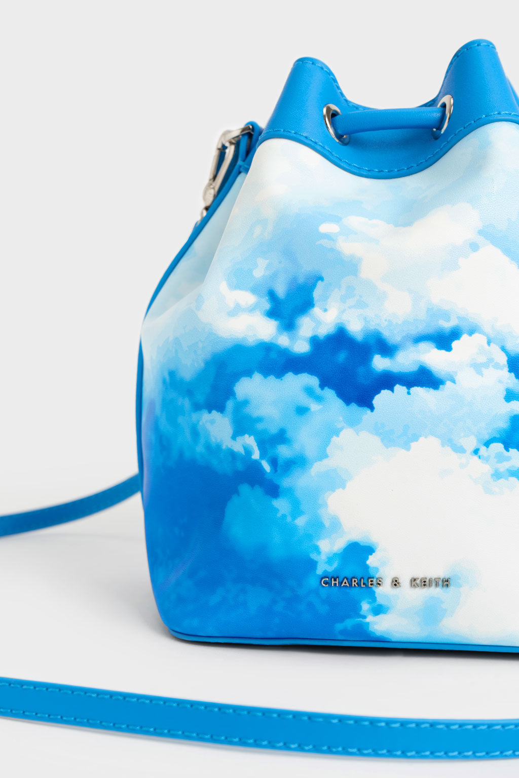 Charles and keith on sale drawstring bucket bag
