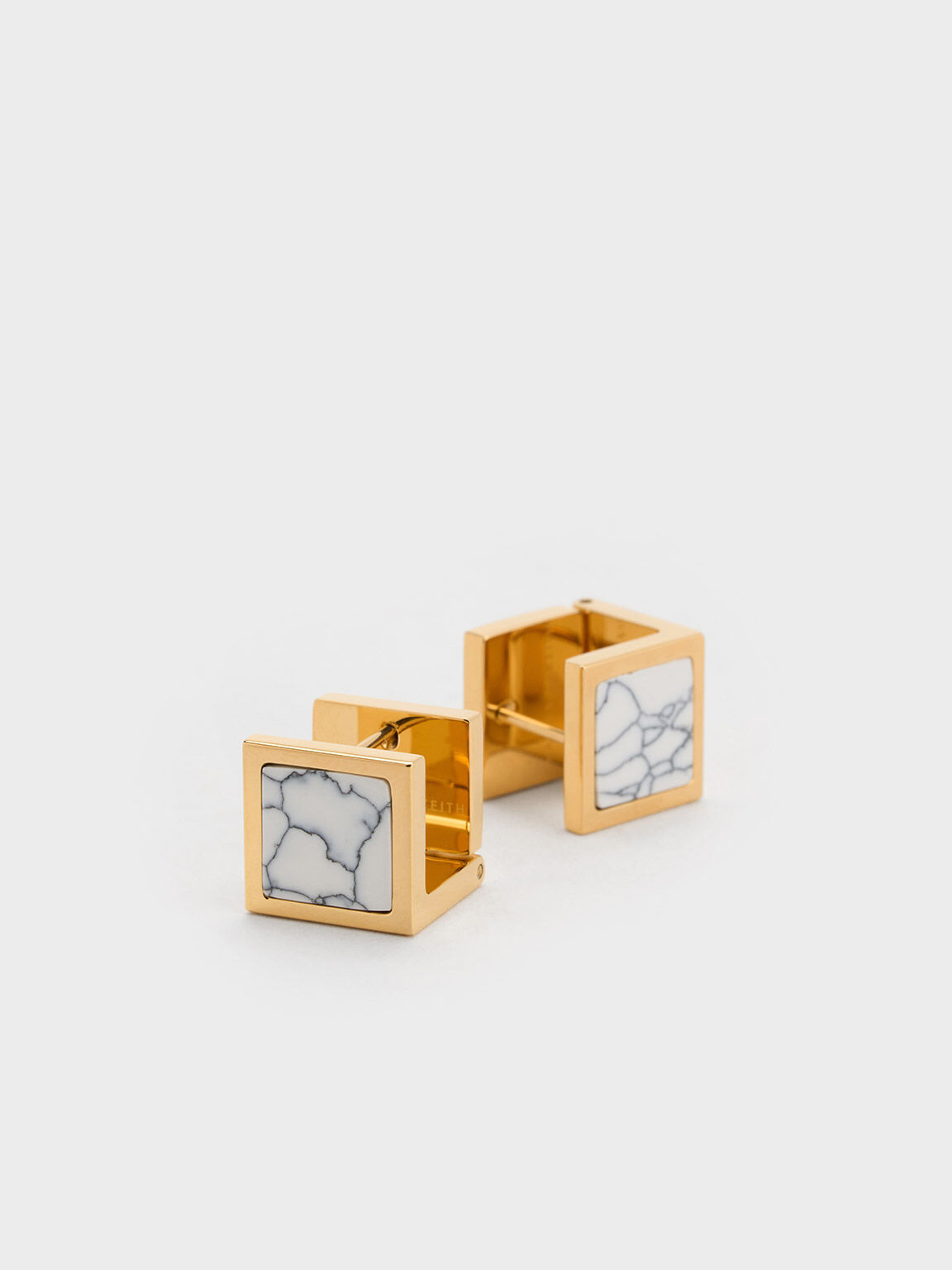 Square gold stud earrings best sale