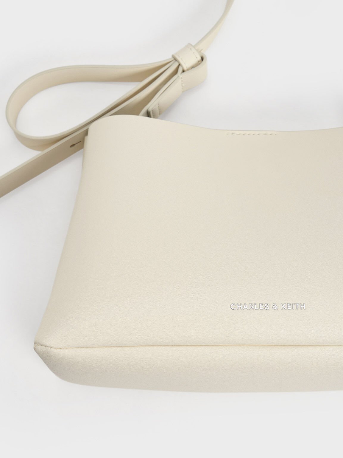 Odella Trapeze Bucket Bag Cream