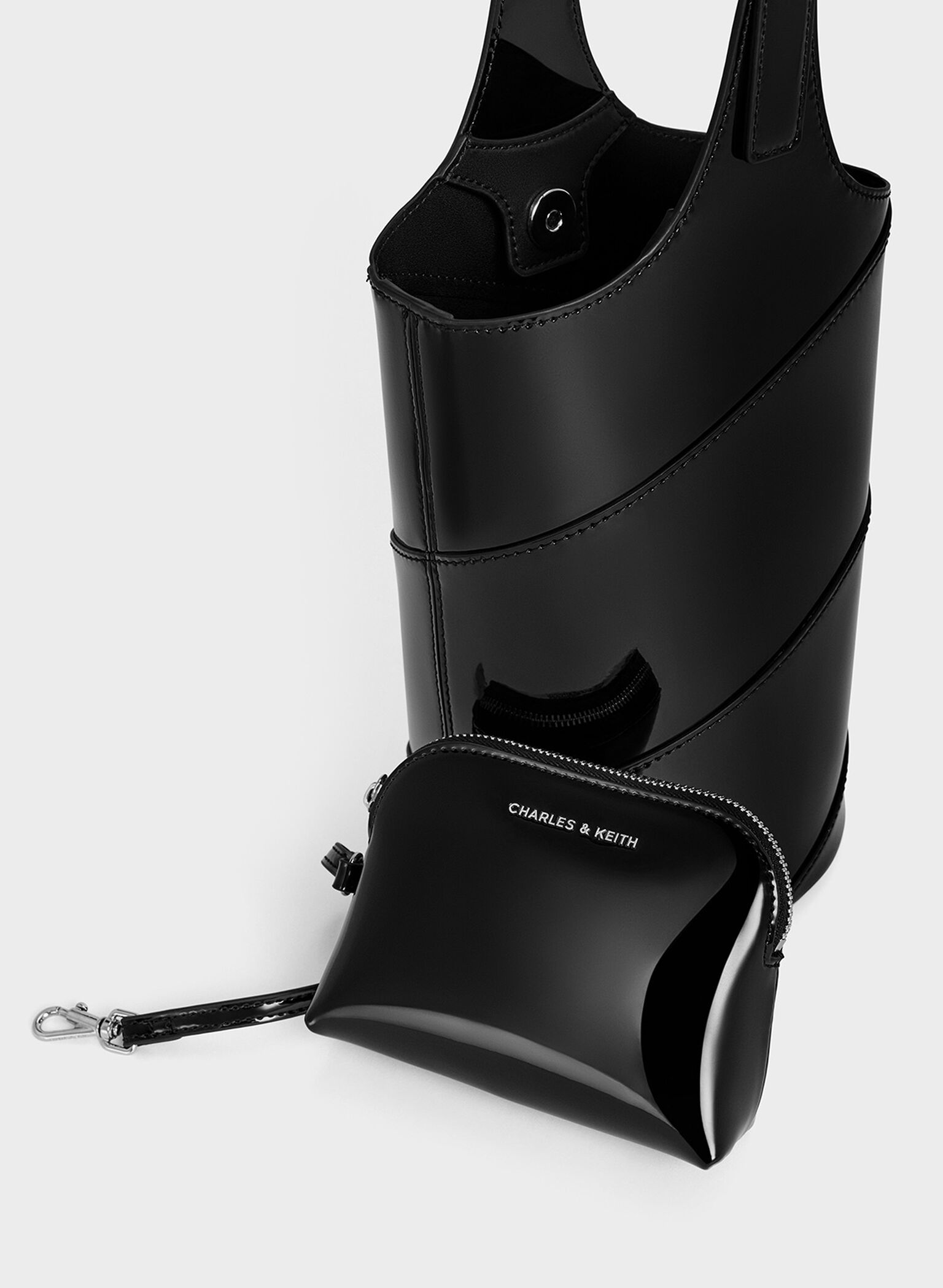 Trin Patent Cylindrical Bucket Bag, Noir, hi-res