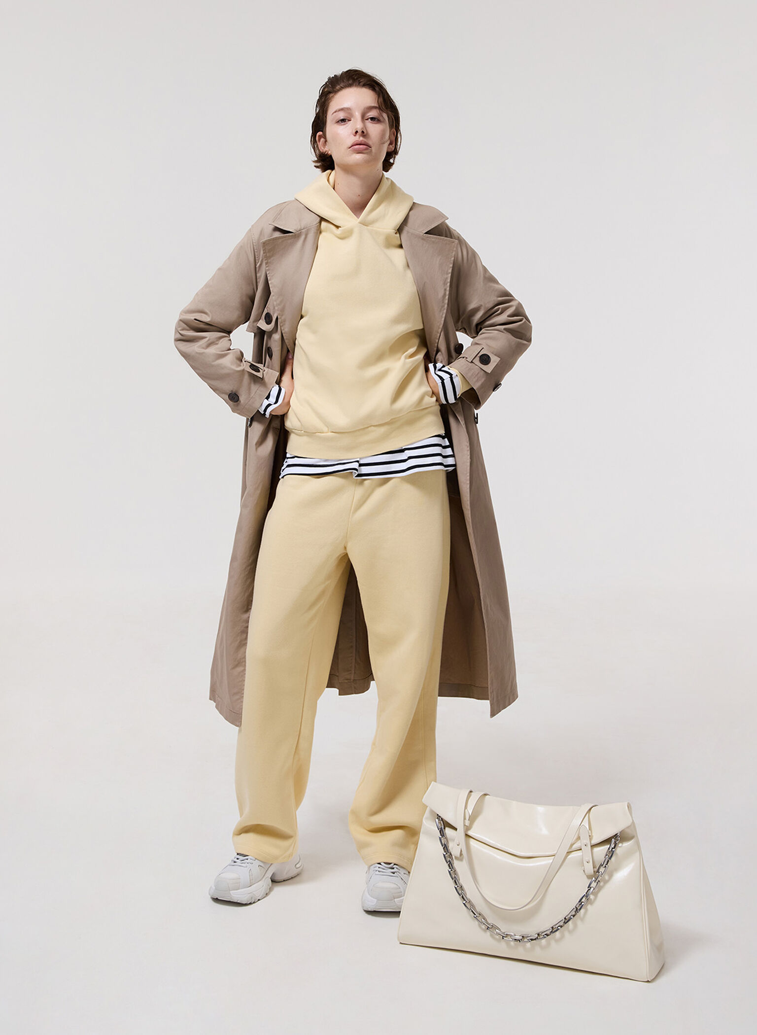 Andromeda Chunky-Chain Trapeze XL Tote Bag, Cream, hi-res