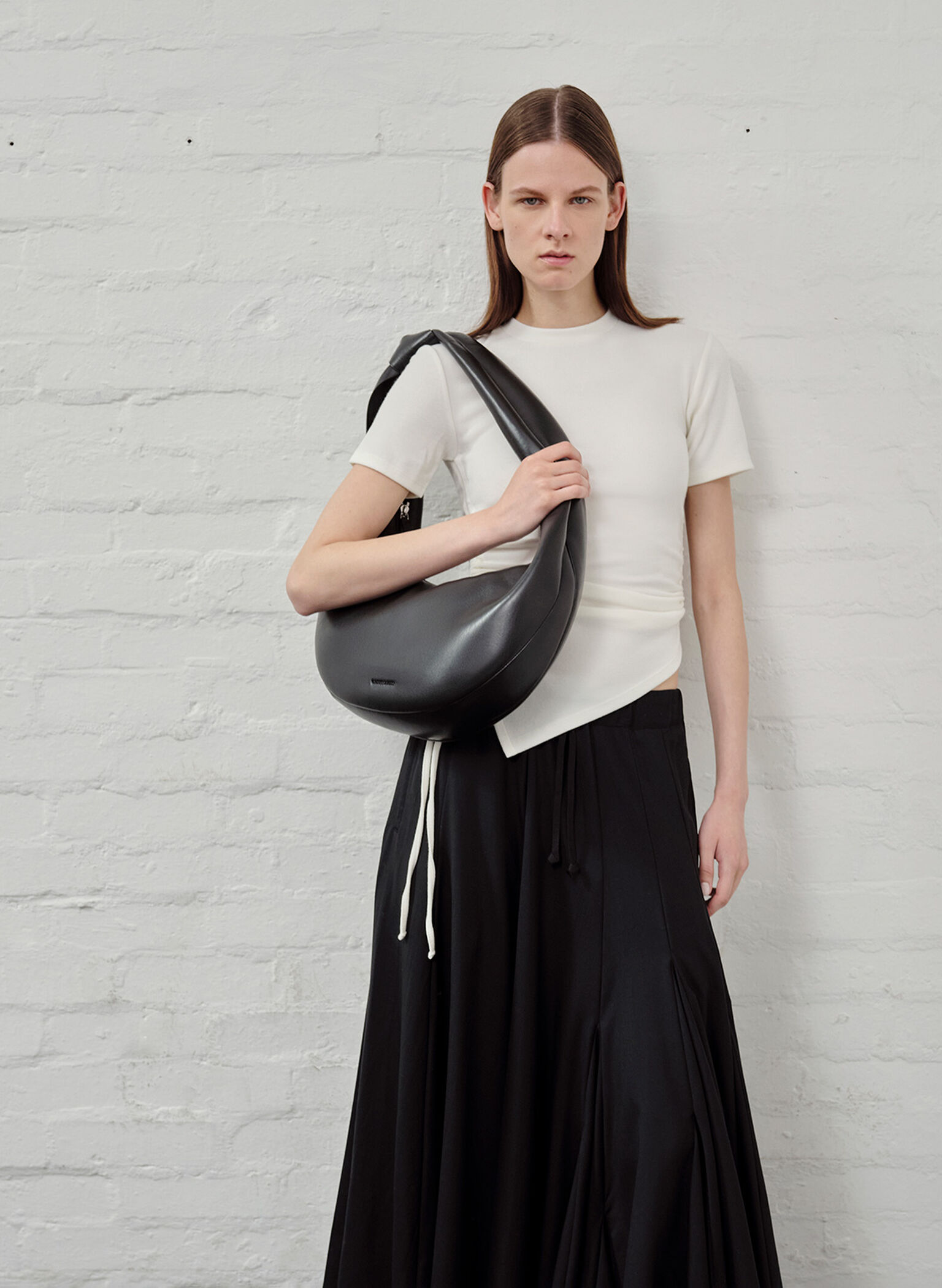 Toni Knotted Crescent Hobo Bag, Noir, hi-res