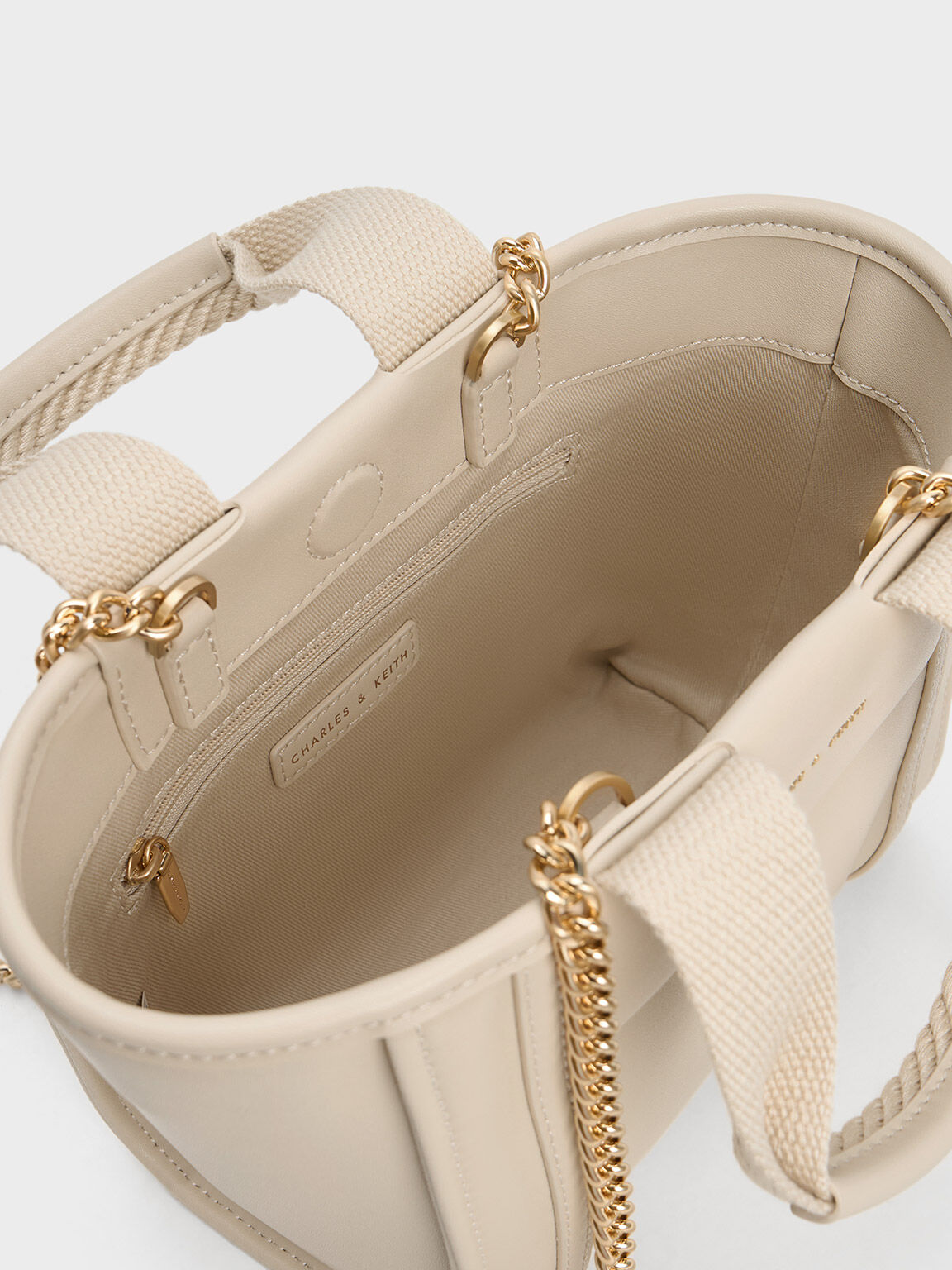 Chain handle tote shop bag