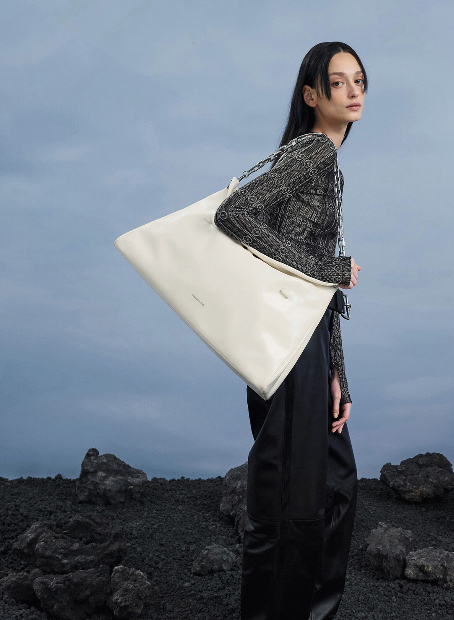 Andromeda Chunky-Chain Trapeze XL Tote Bag, Cream, hi-res