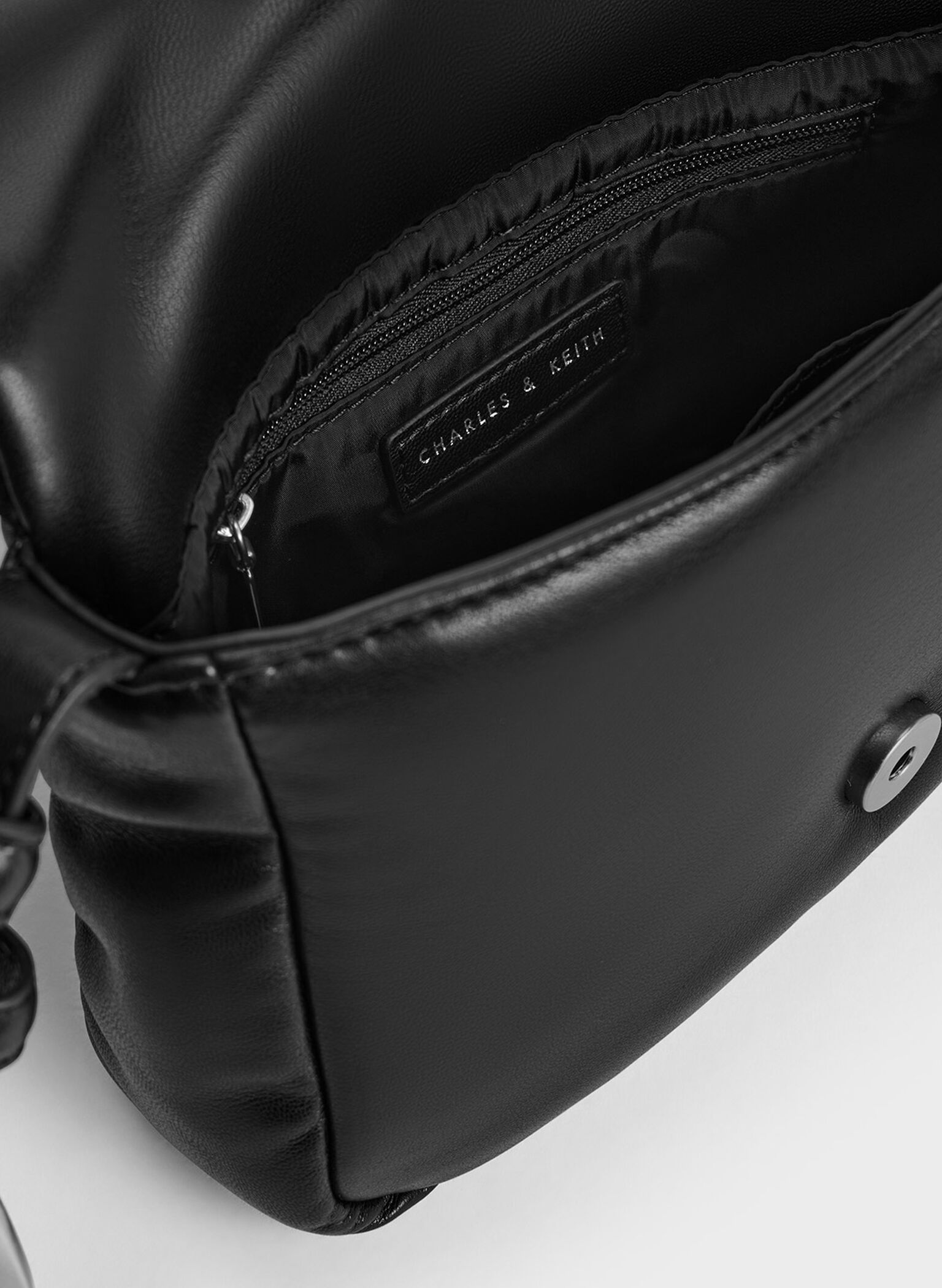 Moore Padded Shoulder Bag, Noir, hi-res