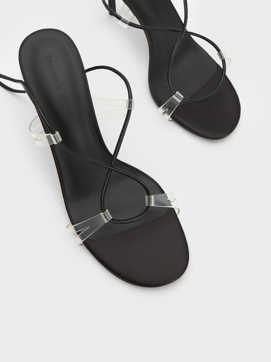 Black tie cheap flat sandals