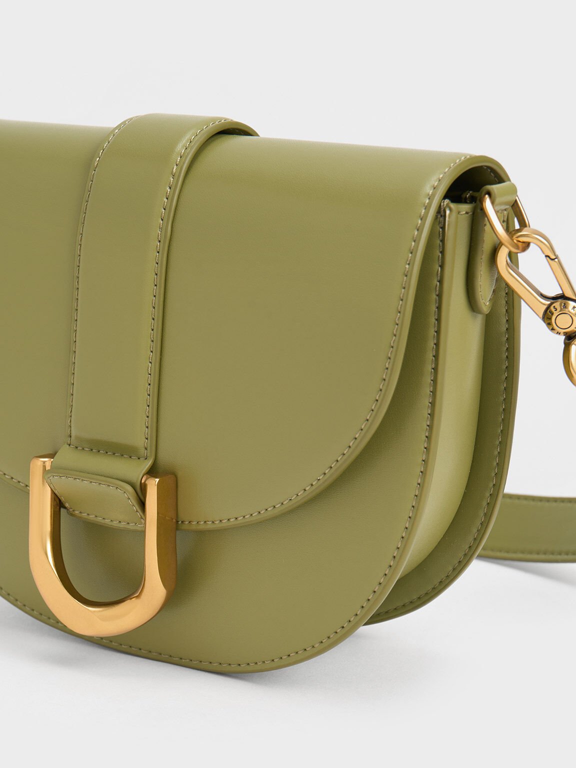 Page 2 | Women's Shoulder Bags | Exclusive Styles | CHARLES & KEITH UK