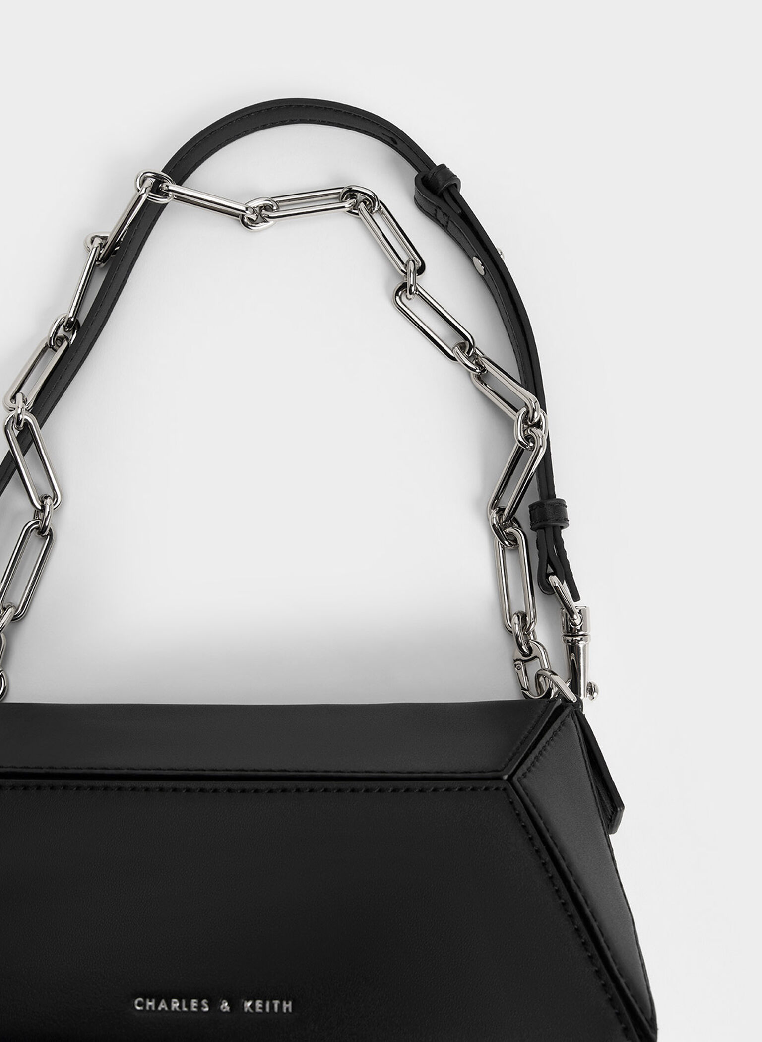 Nasrin Geometric Chain-Handle Shoulder Bag, Noir, hi-res