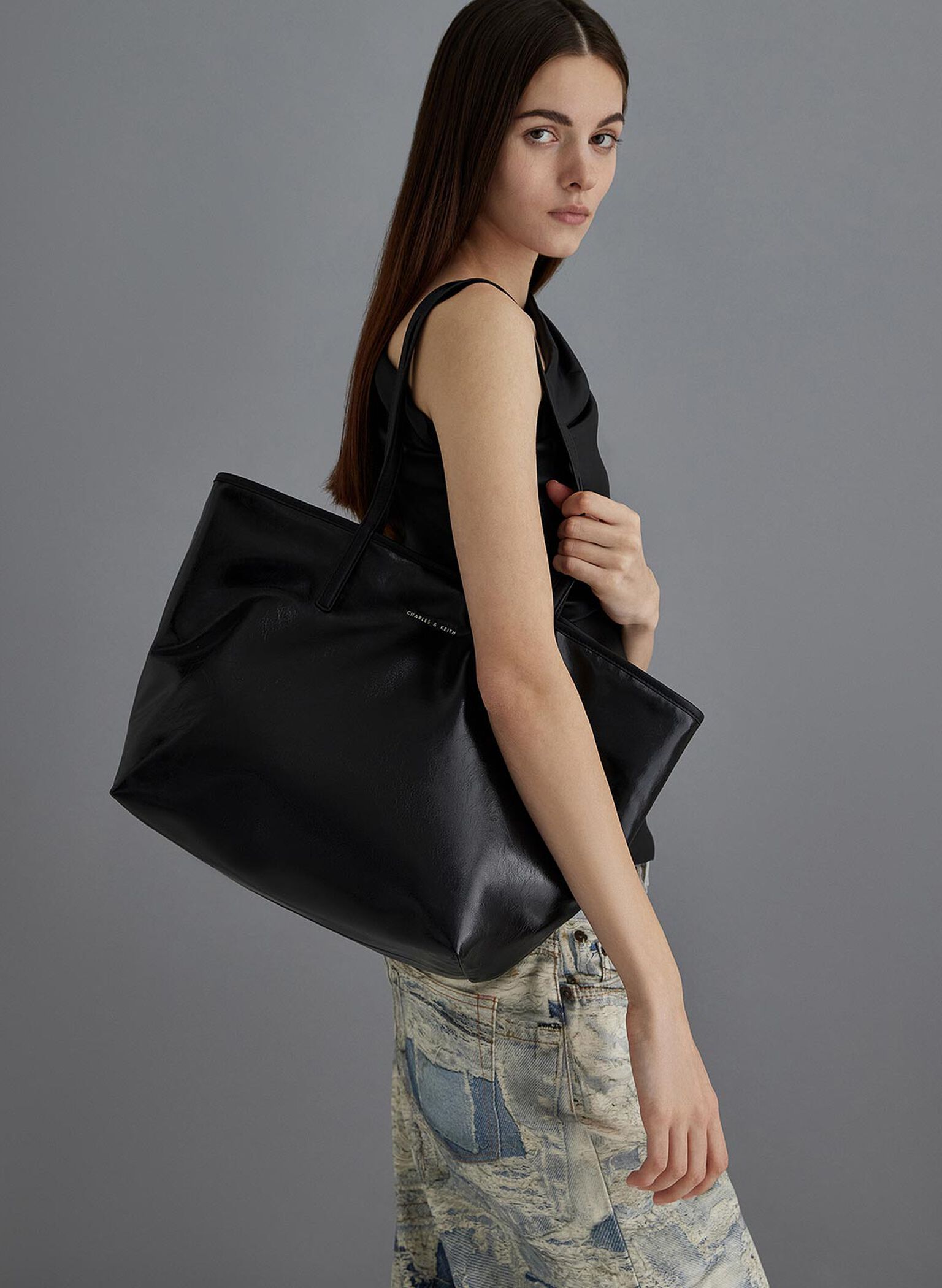 Sianna Crinkle-Effect Reversible Tote Bag, Noir, hi-res