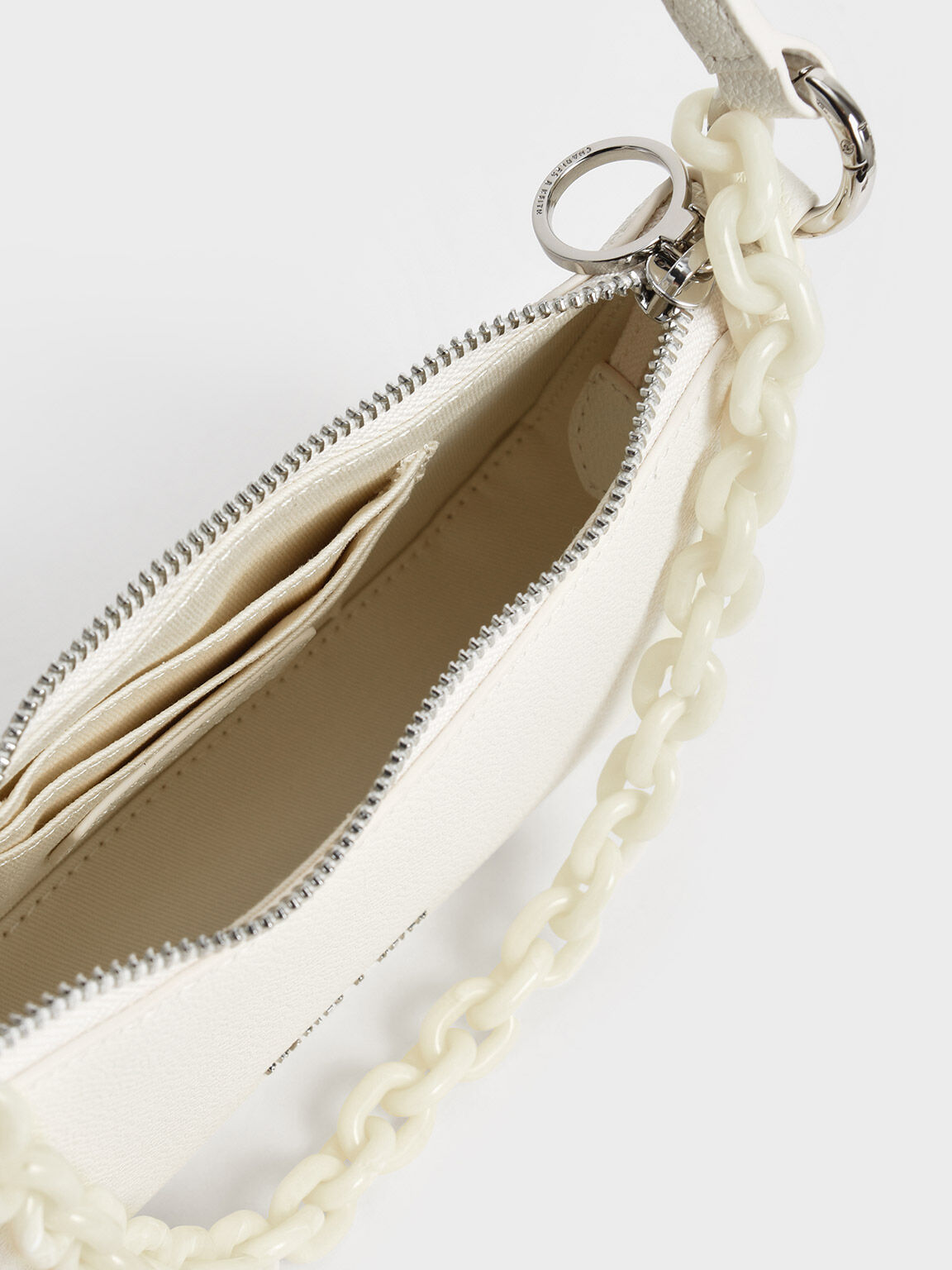 Chain link crossbody bag 2025