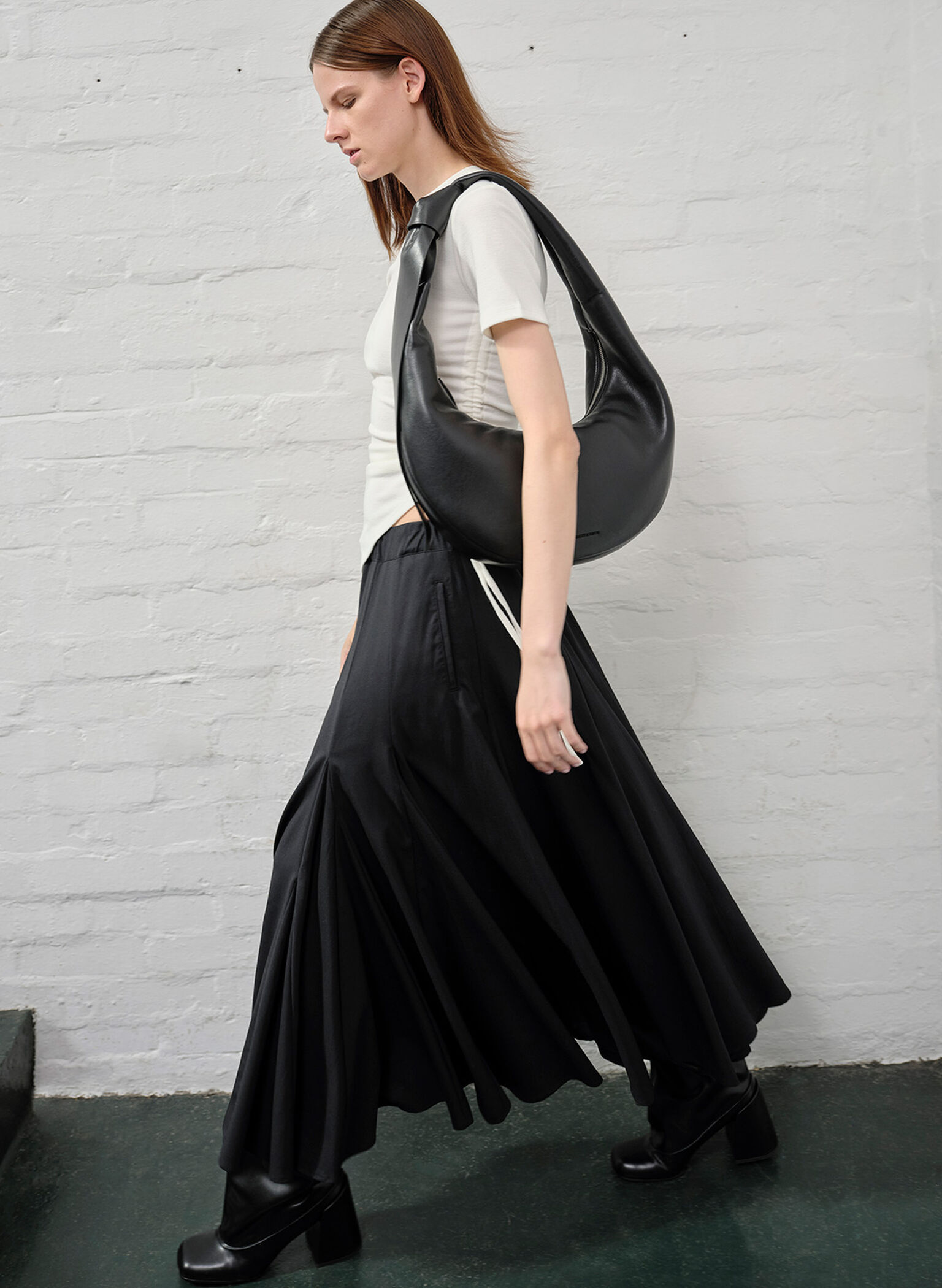 Toni Knotted Crescent Hobo Bag, Noir, hi-res