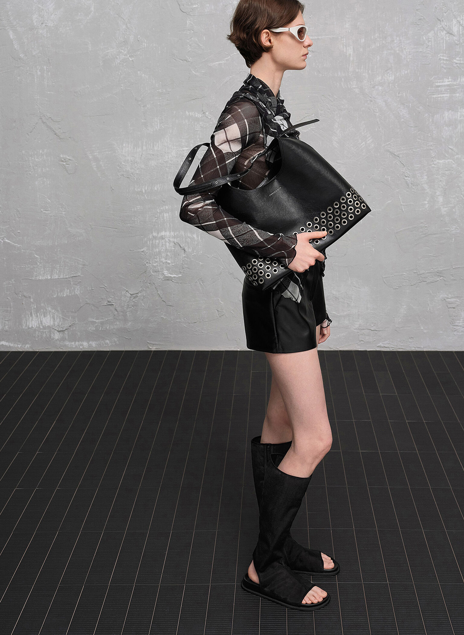 Liv Grommet Hobo Bag, Noir, hi-res