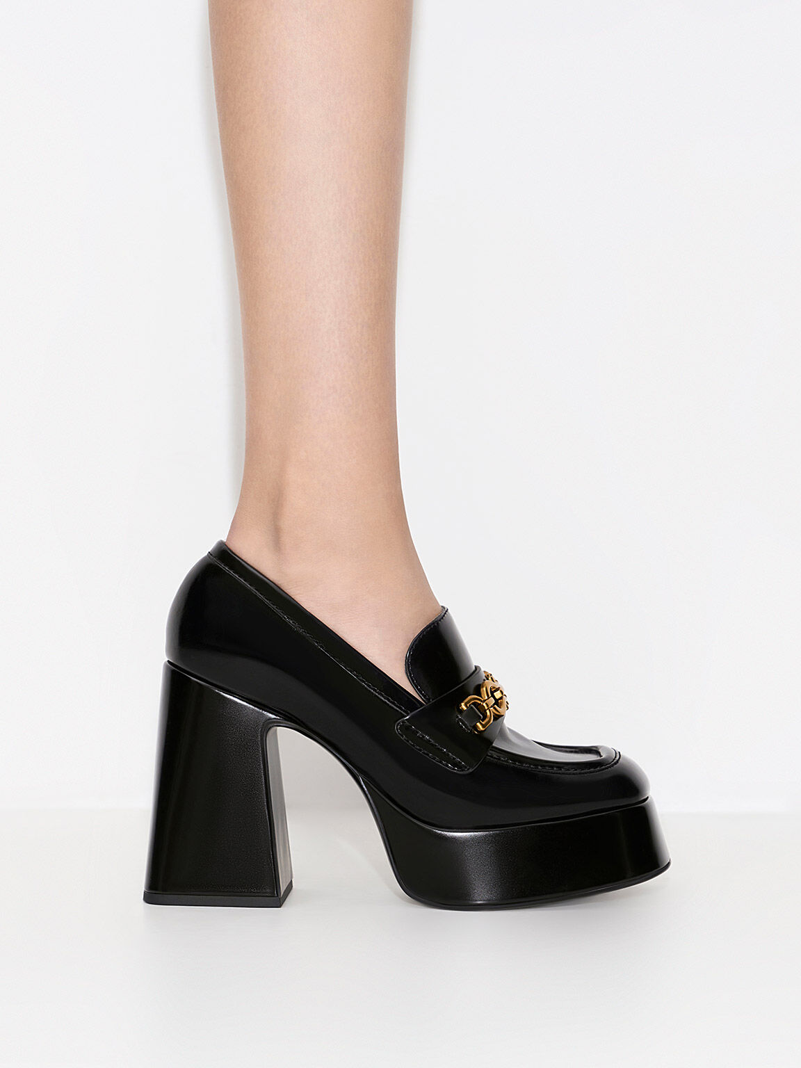 Metallic platform loafers 2025