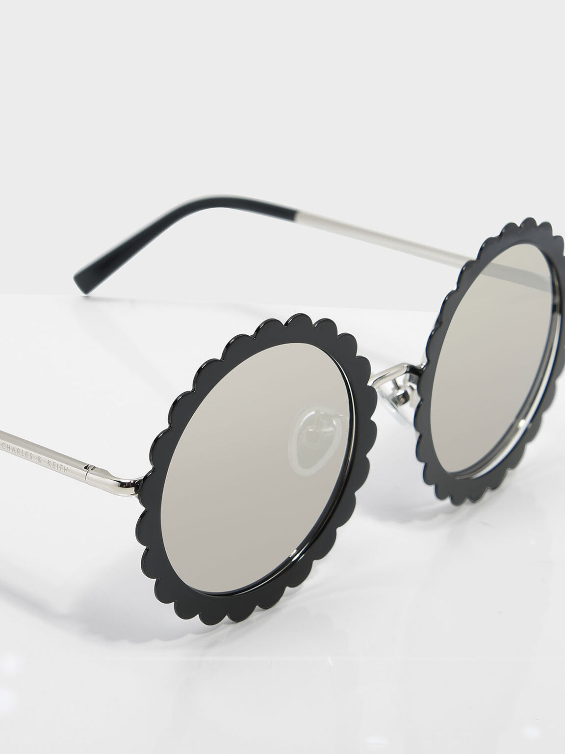Round Flower Frame Sunglasses, Black, hi-res