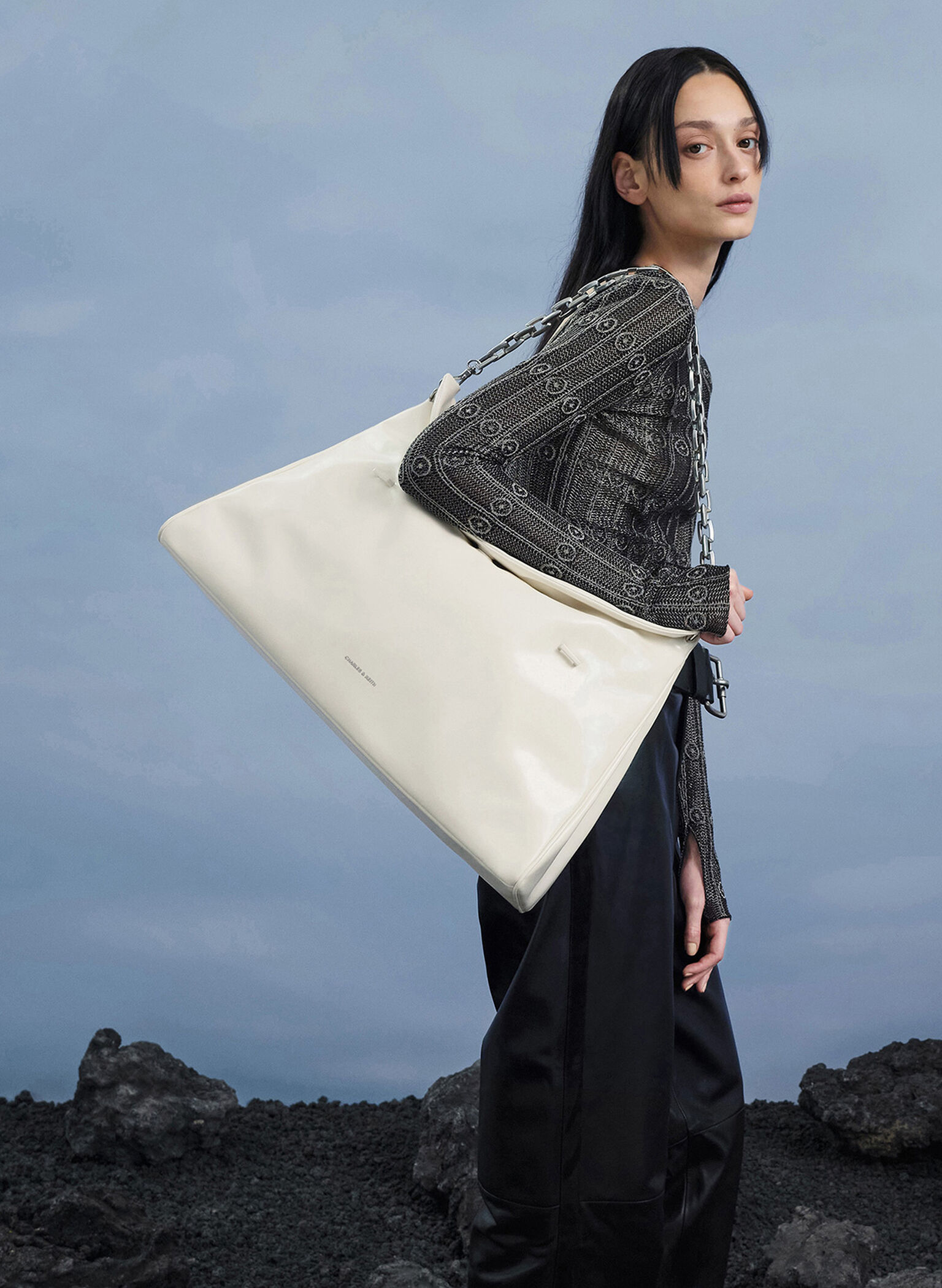 Andromeda Chunky-Chain Trapeze XL Tote Bag, Cream, hi-res