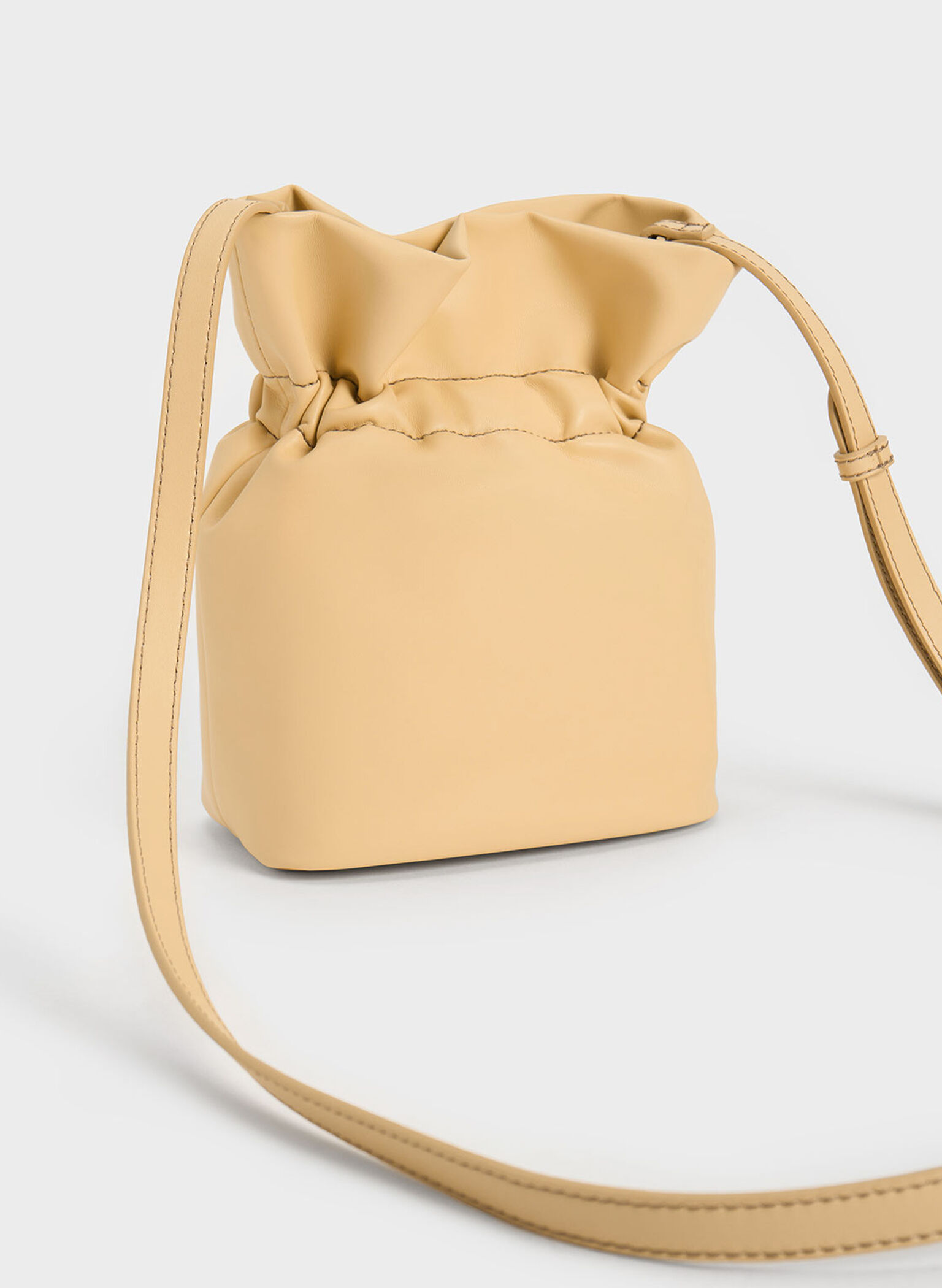 Dua Bucket Bag, Beige, hi-res