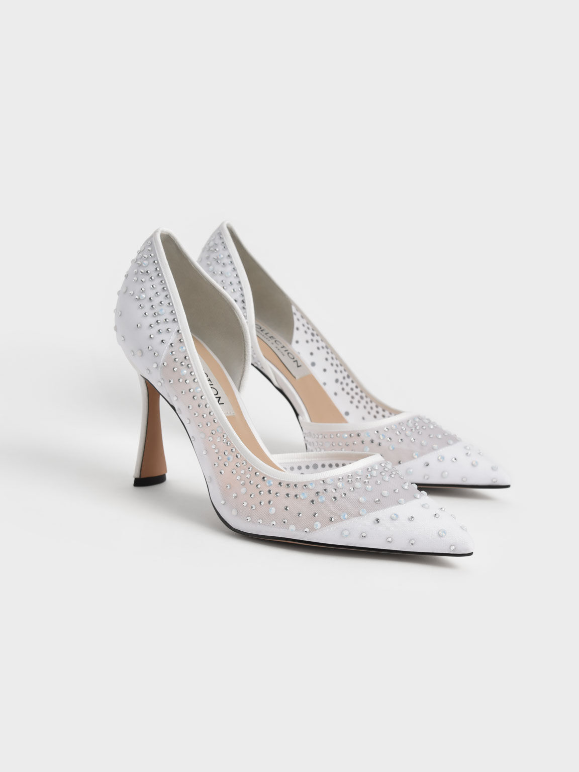 Mesh outlet heel shoes
