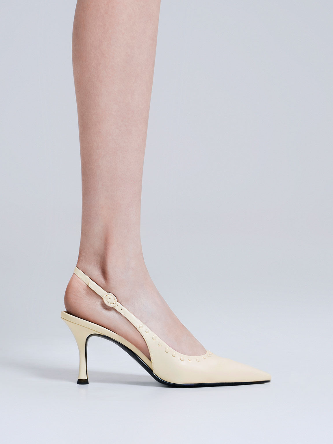 Pointed toe studded store kitten heel pumps