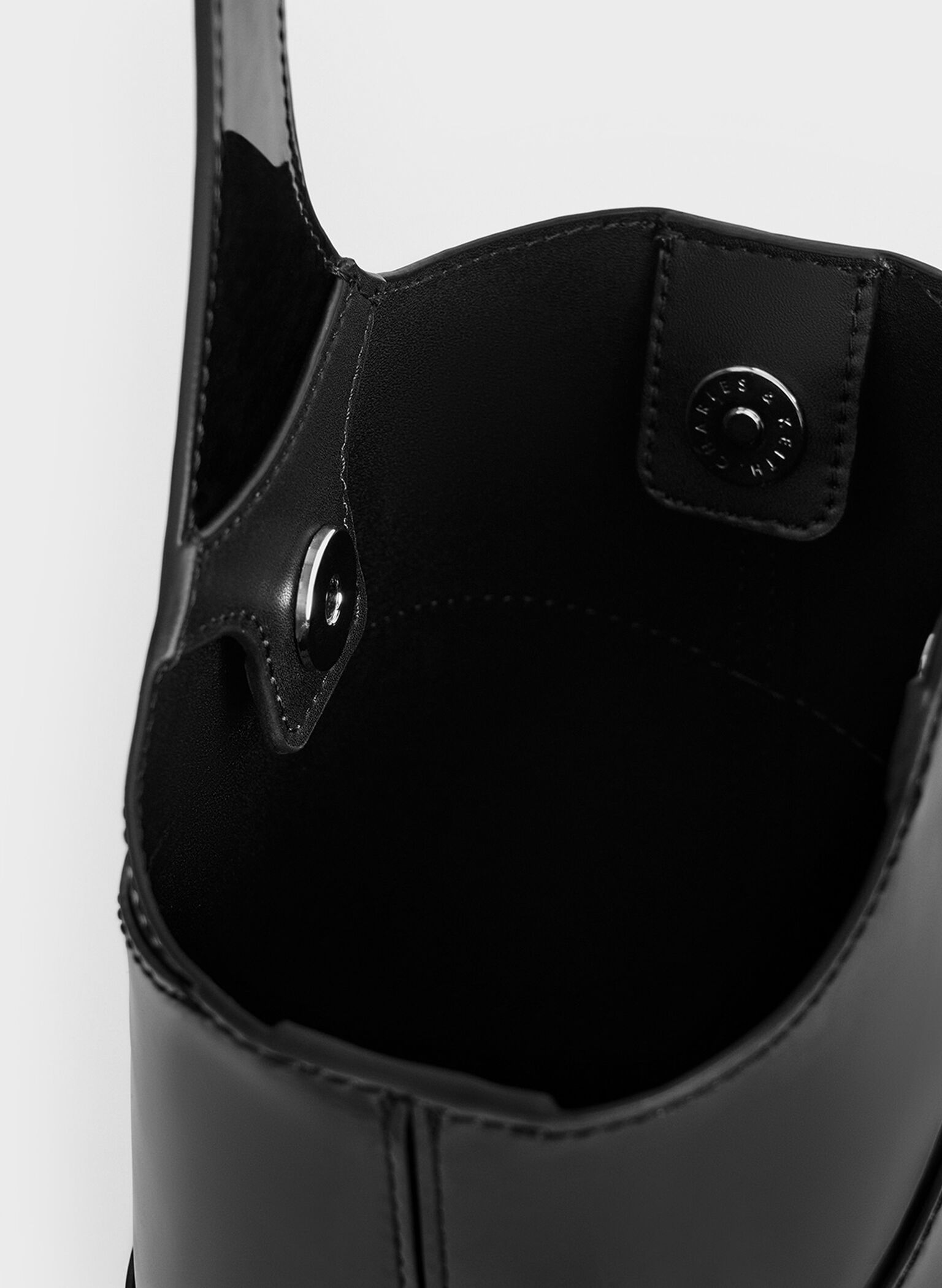 Trin Patent Cylindrical Bucket Bag, Noir, hi-res