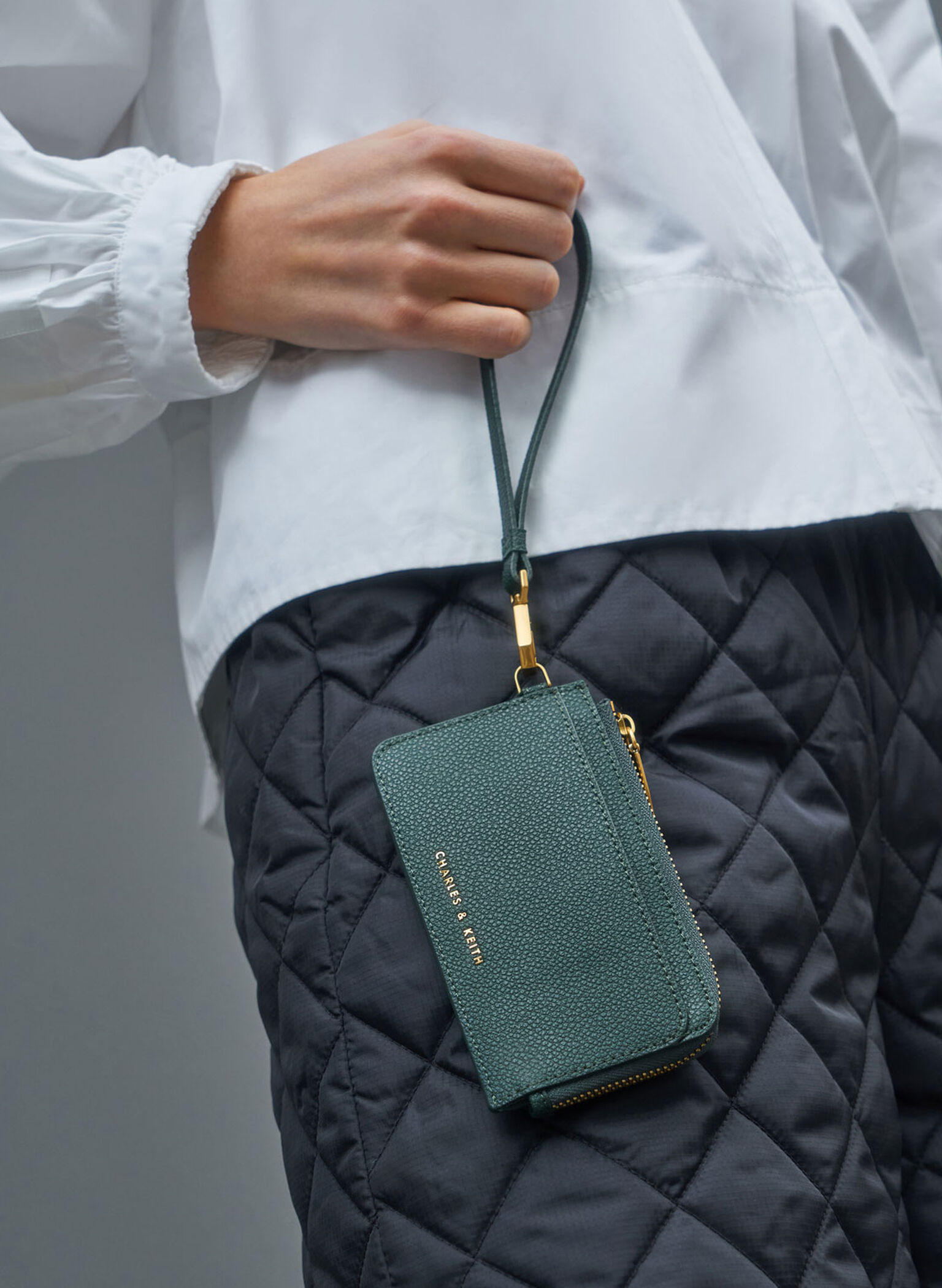 Multi-Slot Wristlet Card Holder, Dark Green, hi-res
