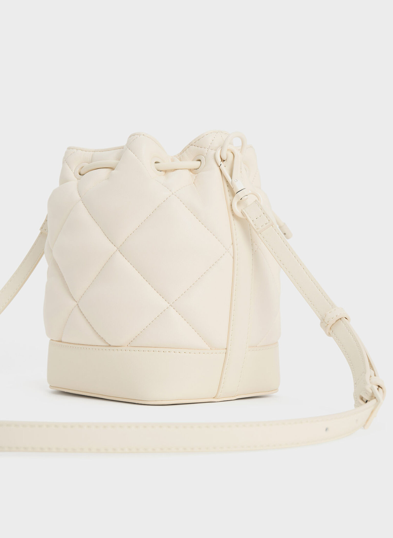 Lin Quilted Bucket Bag, Cream, hi-res