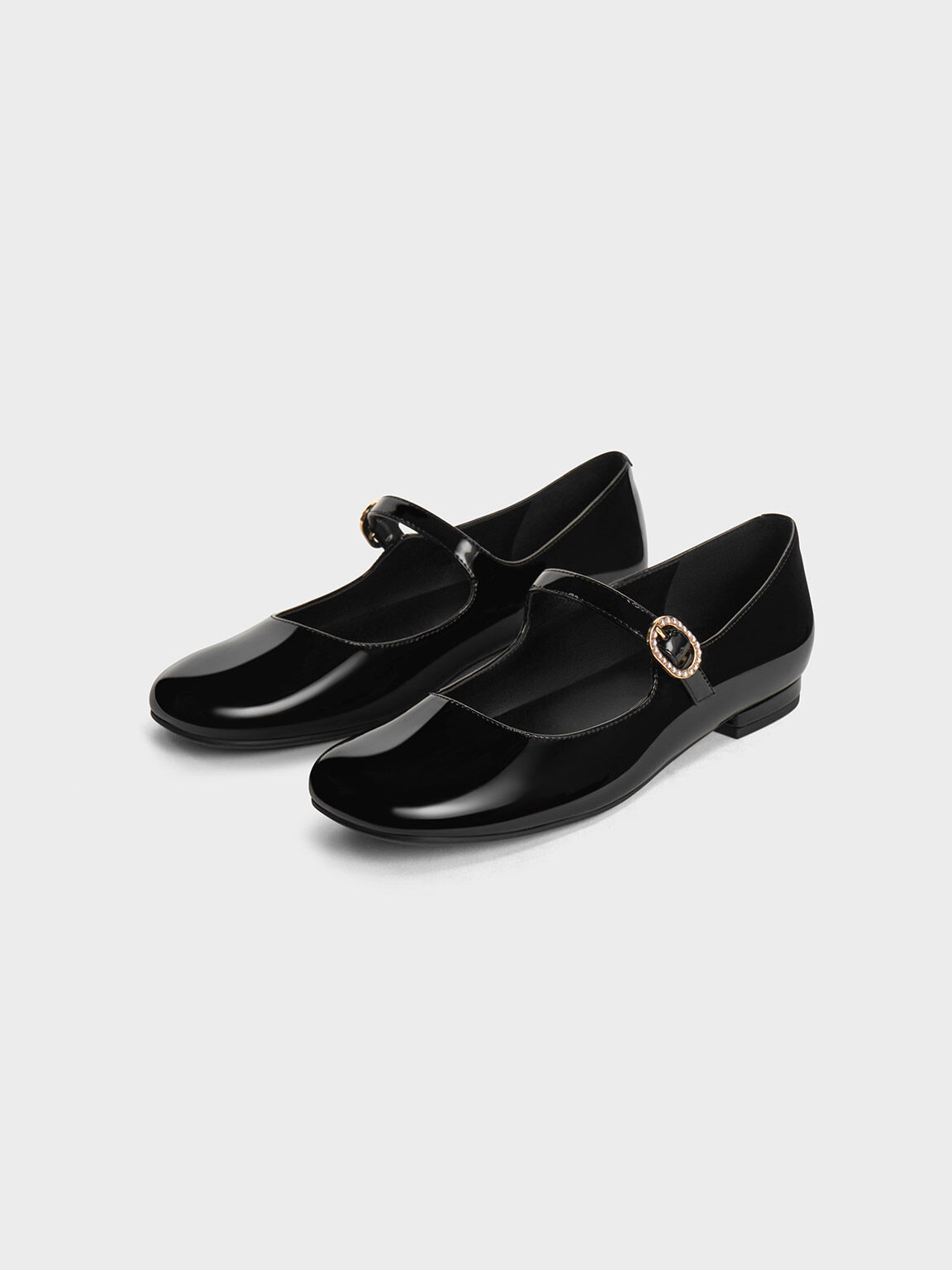 Womens dress 2025 shoes with pearls