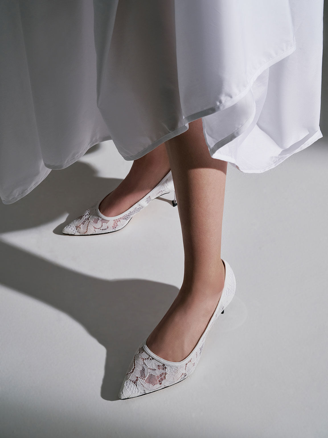 White low shop lace pump