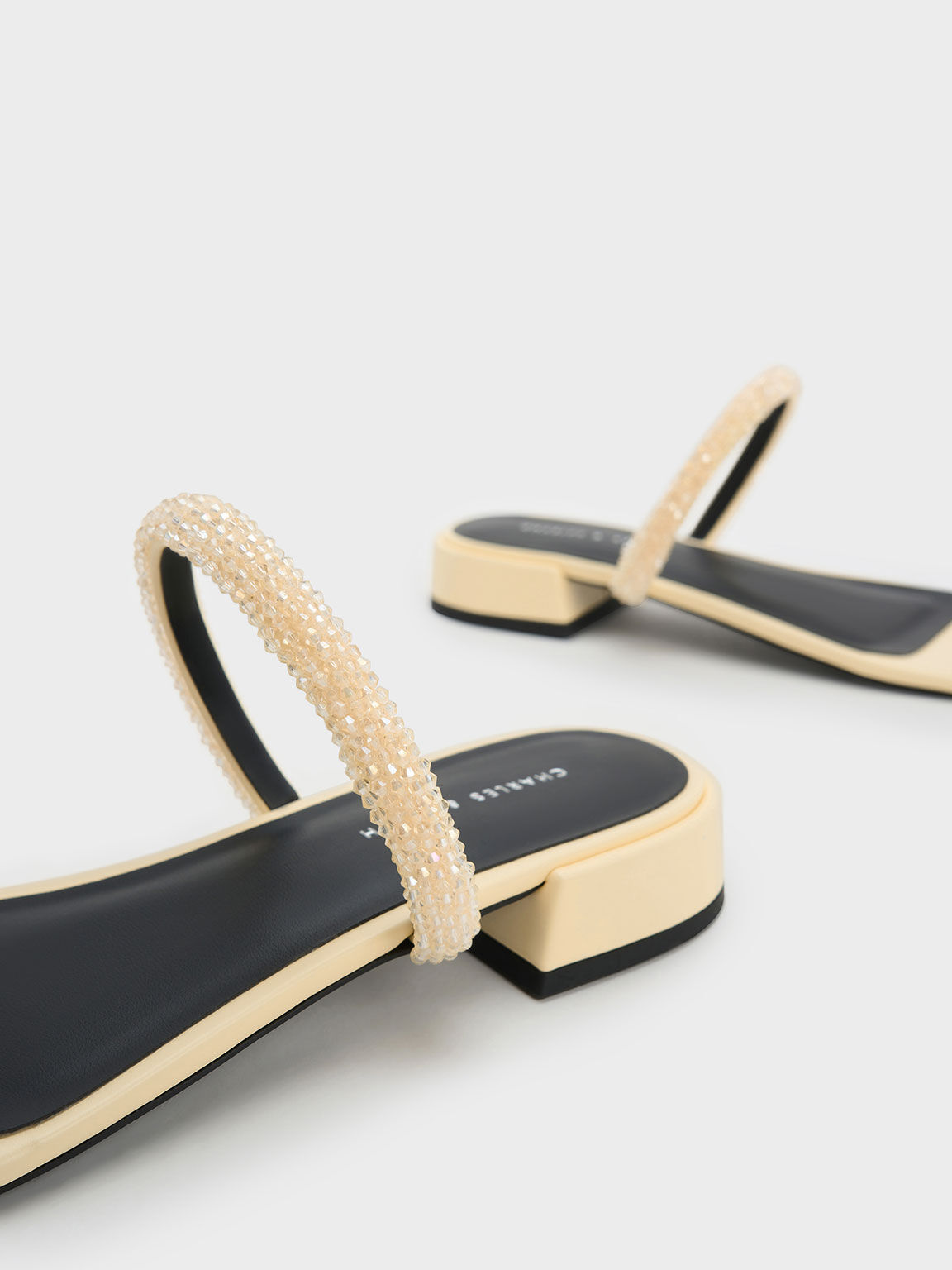 Beaded toe ring sandals outlet