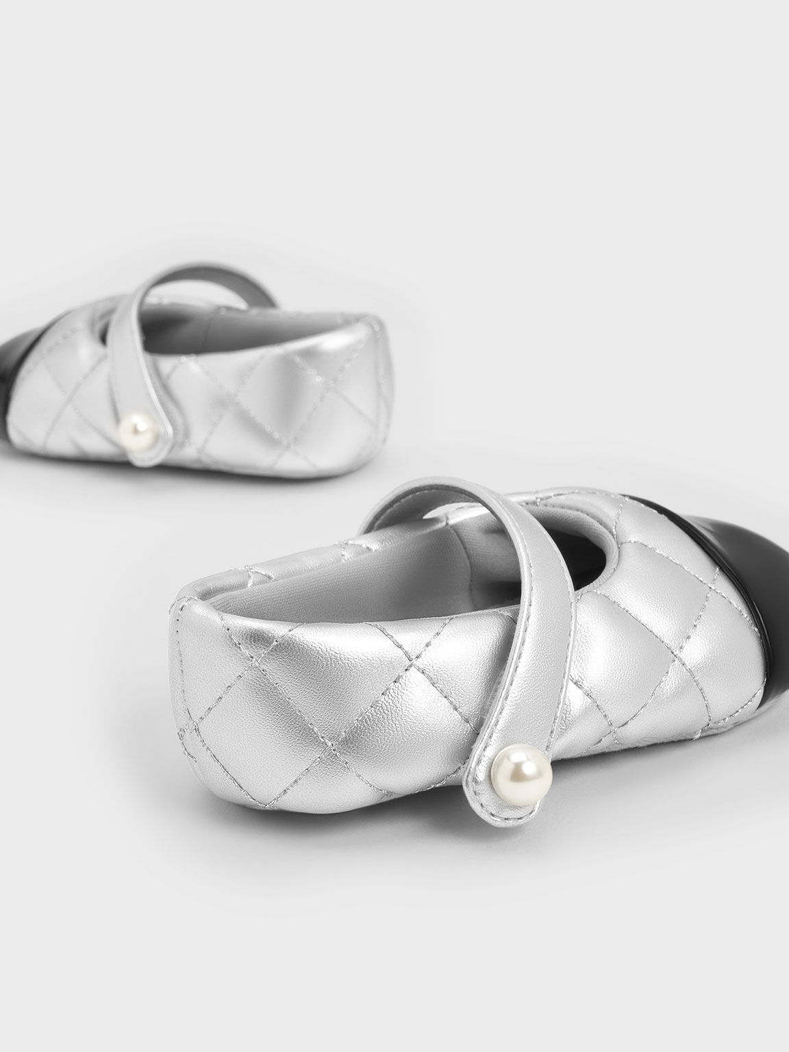 Girl online silver flats