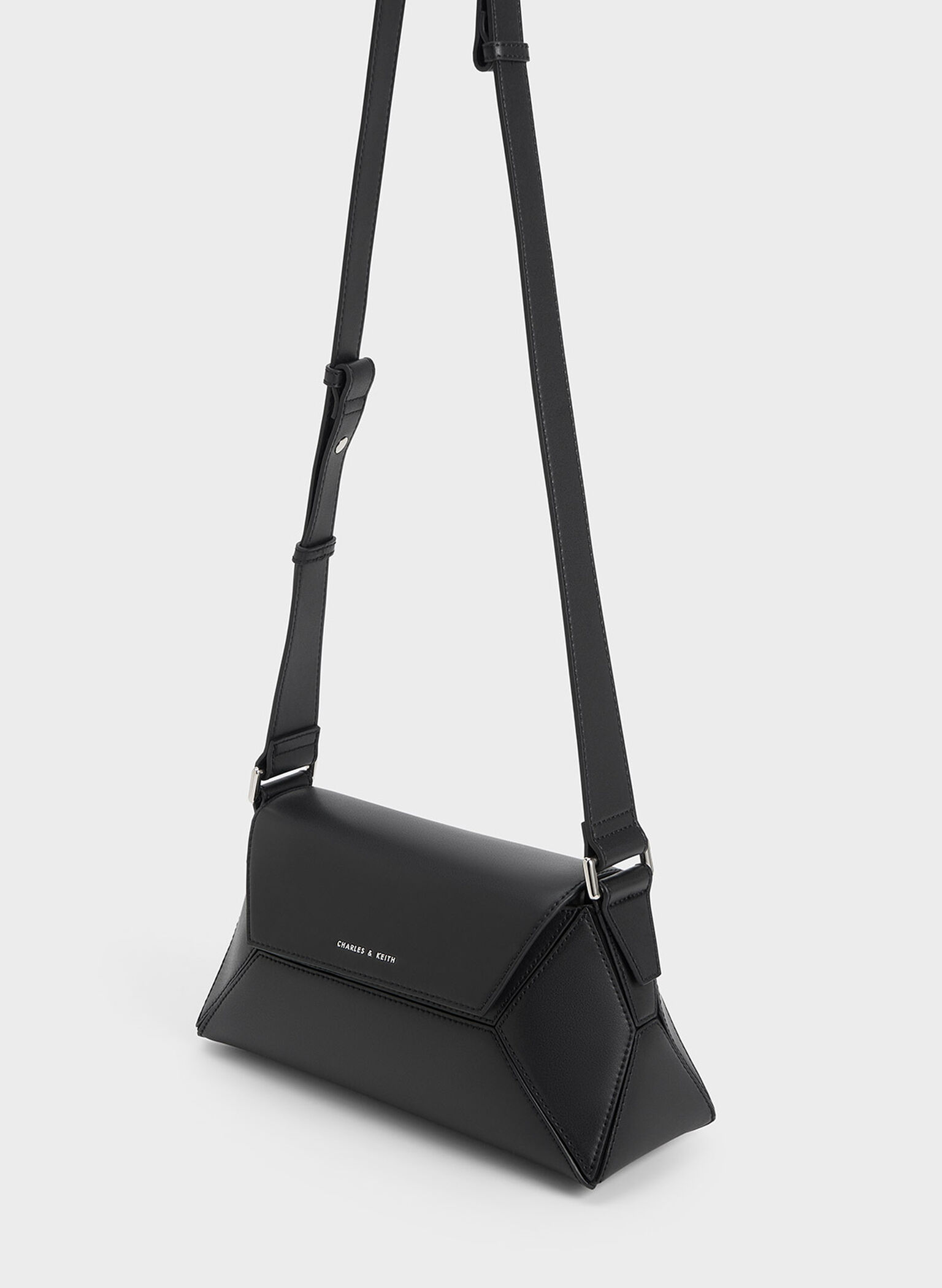 Noir Nasrin Geometric Shoulder Bag - CHARLES & KEITH UK