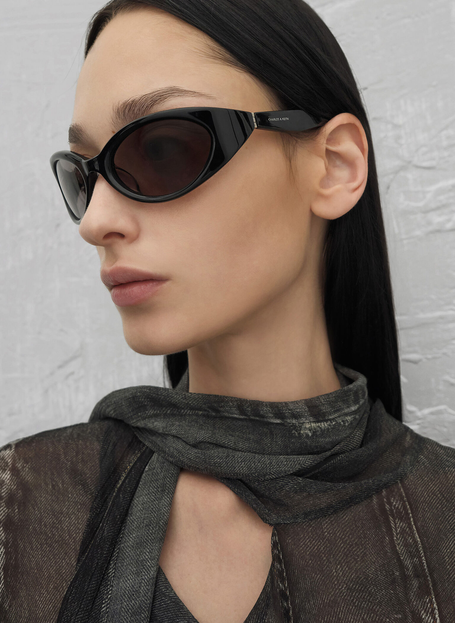 Eden Oval Sports Sunglasses, Black, hi-res