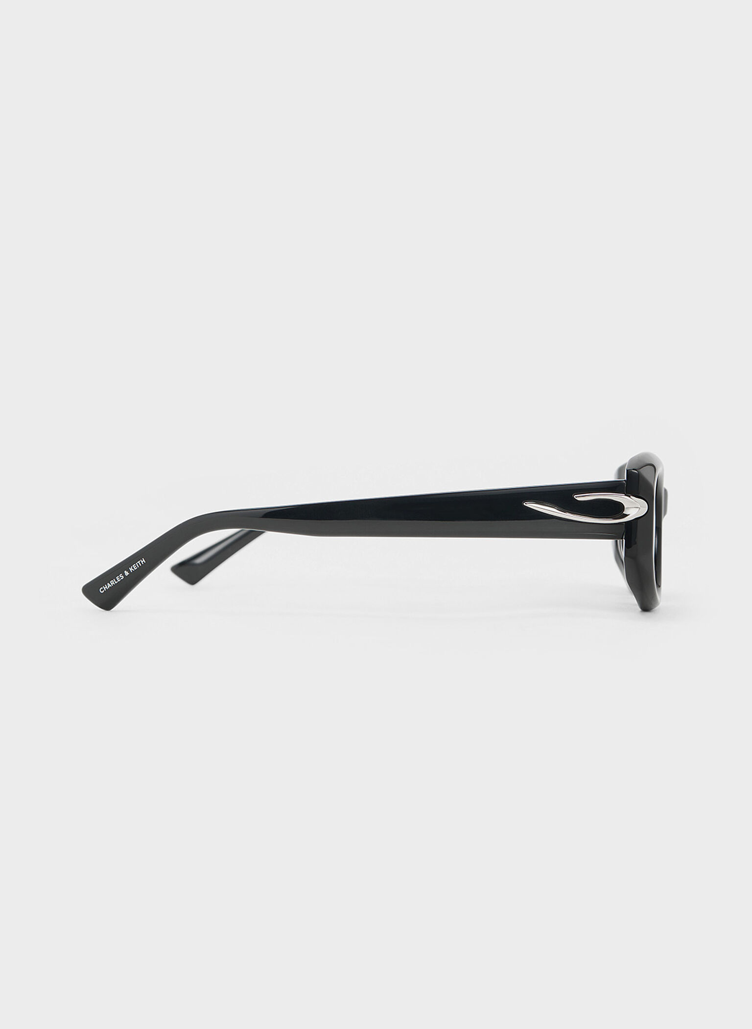 Edie Oval Sunglasses, Black, hi-res