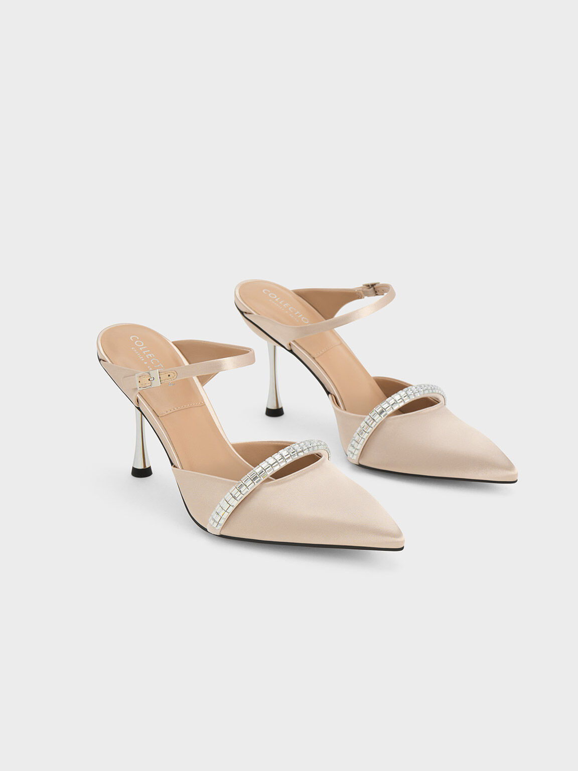 Pointed toe 2025 white mules
