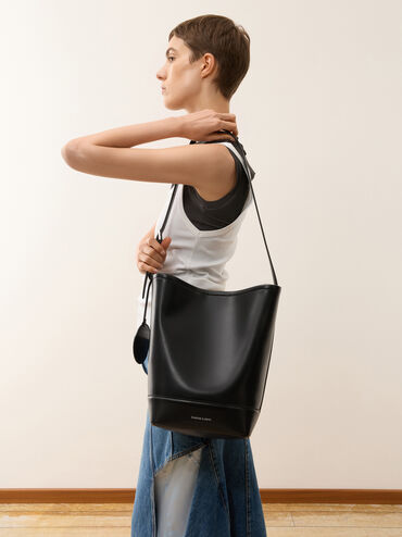 Enola Elongated Bucket Bag, Noir, hi-res