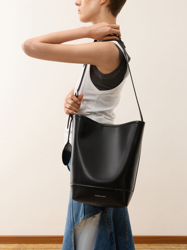 Enola Elongated Bucket Bag, Noir, hi-res