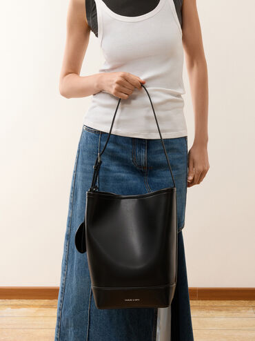 Enola Elongated Bucket Bag, Noir, hi-res